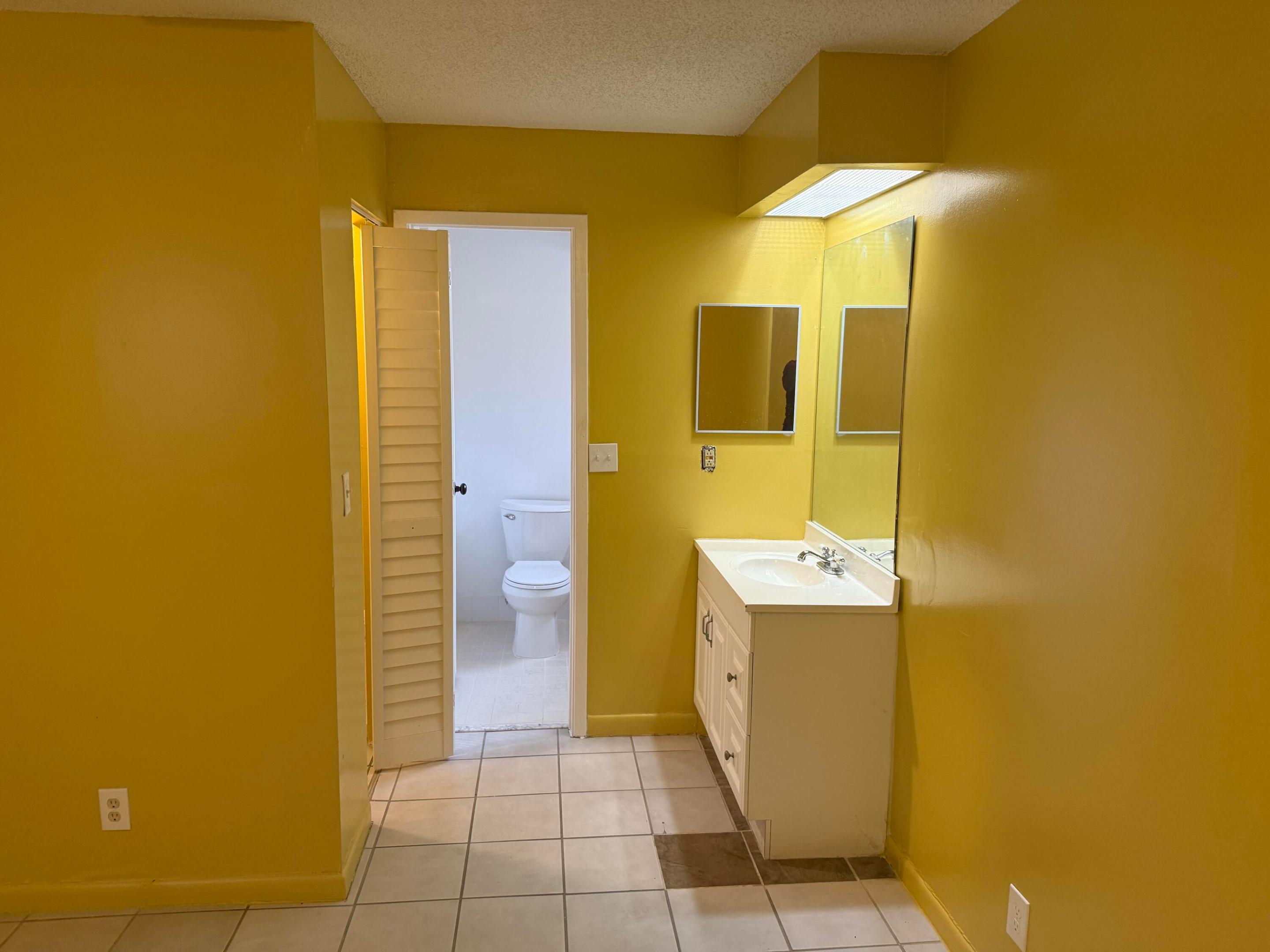 CIRCLE VILLAS (THE) CONDO - Residential