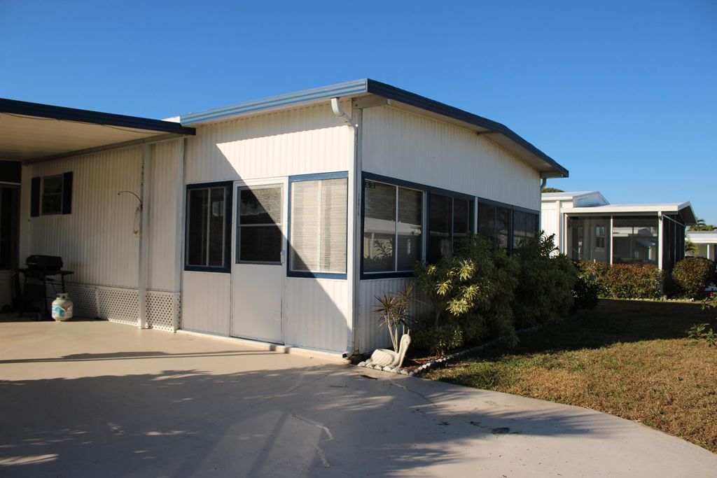 Photo of 39016 Gayle Bay, Boynton Beach, FL 33436 (MLS # R11164613)