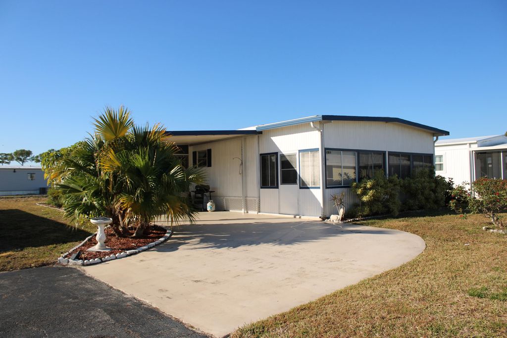 Photo of 39016 Gayle Bay, Boynton Beach, FL 33436 (MLS # R11164613)
