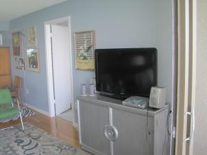 PALM BEACH HOUSE CONDO - Residential Lease