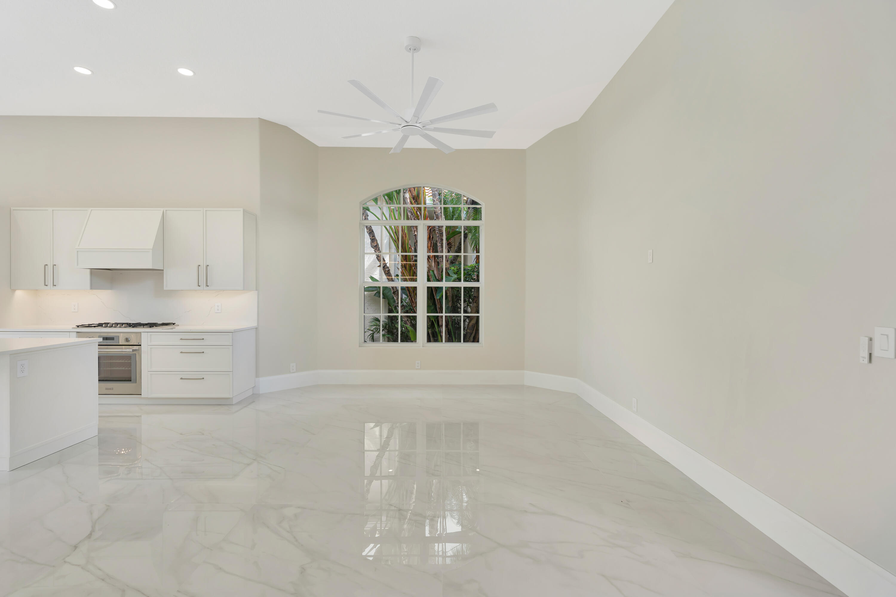 DIAMOND HEAD - Residential