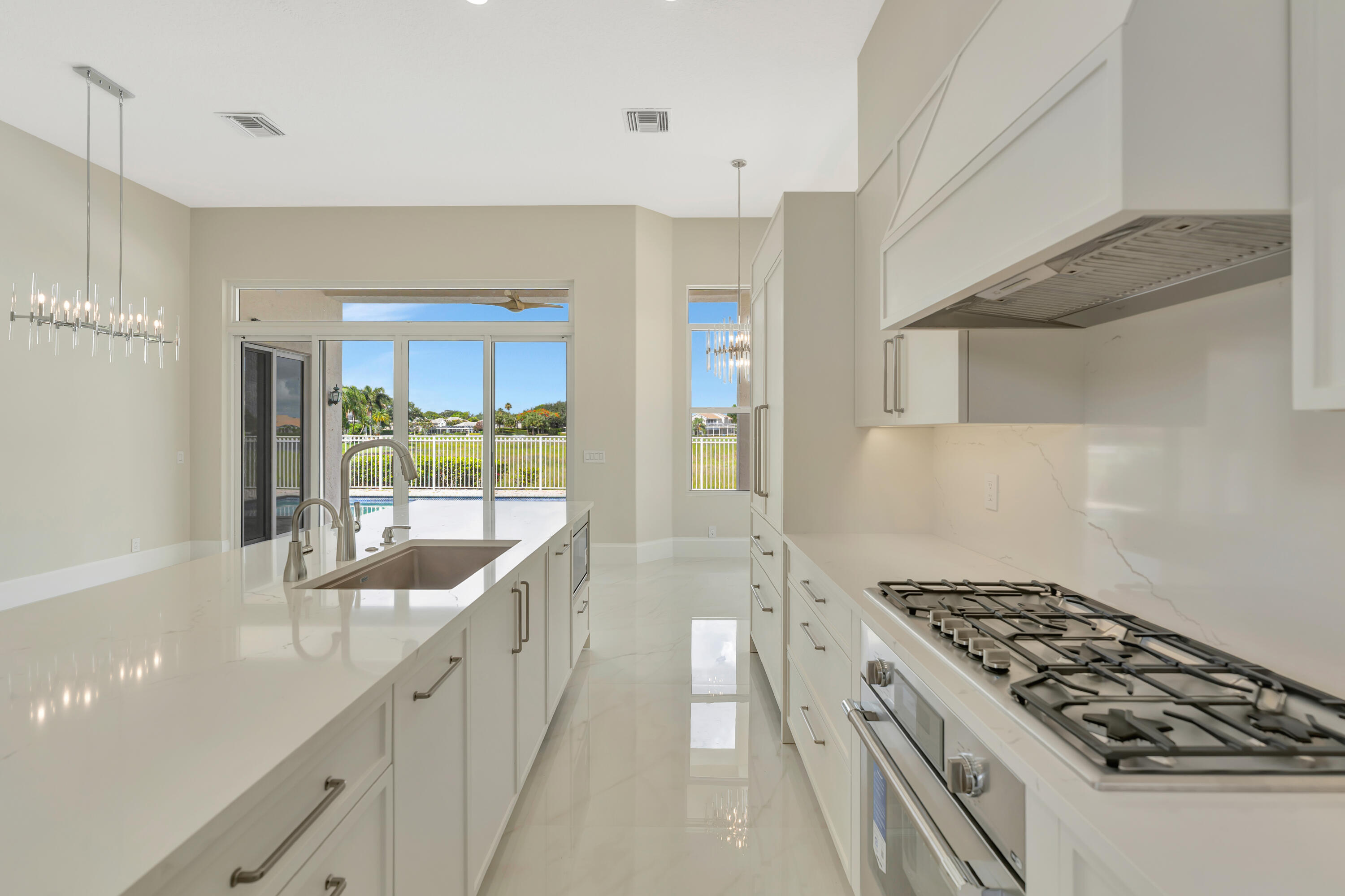 DIAMOND HEAD - Residential