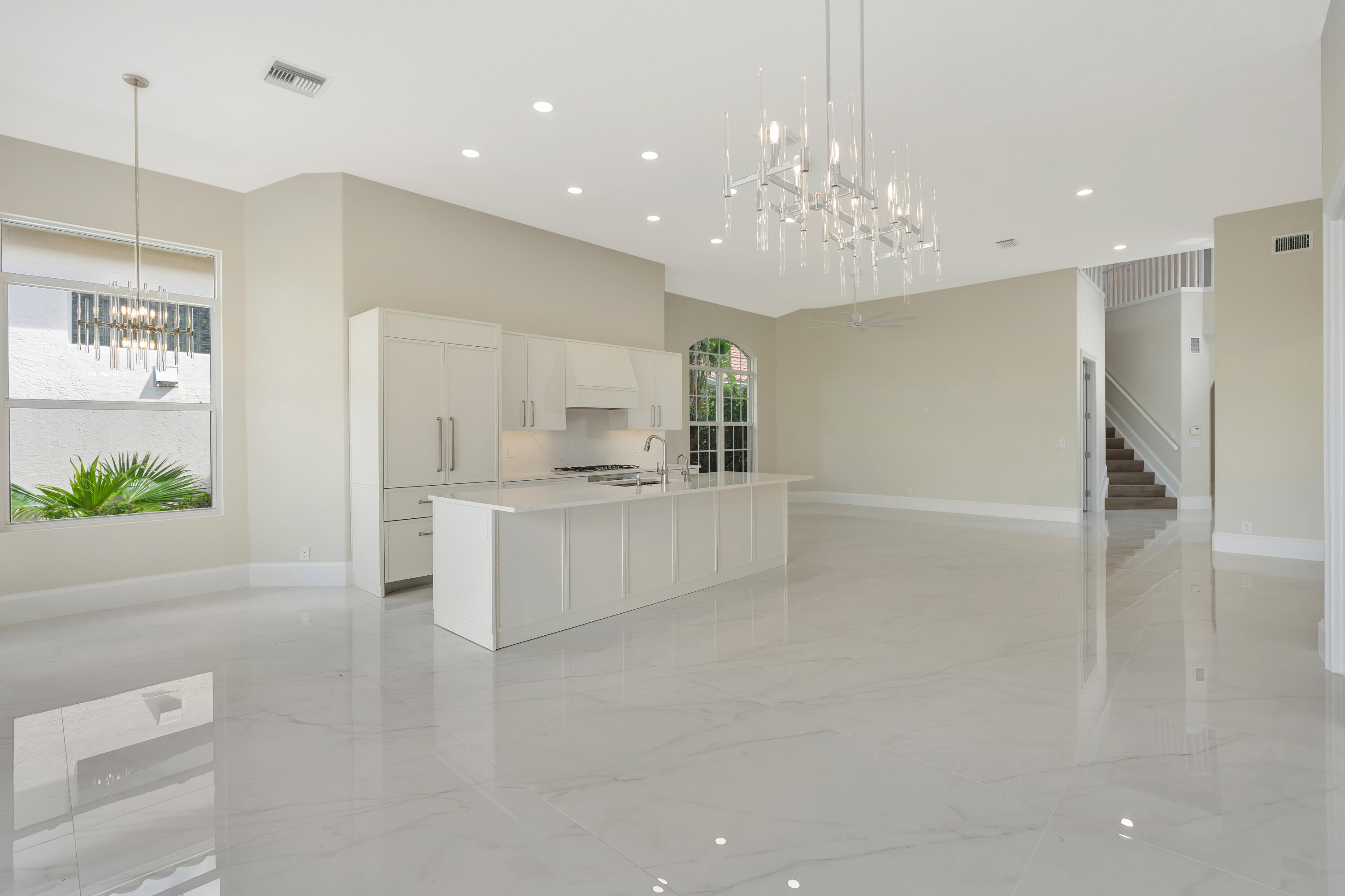 DIAMOND HEAD - Residential