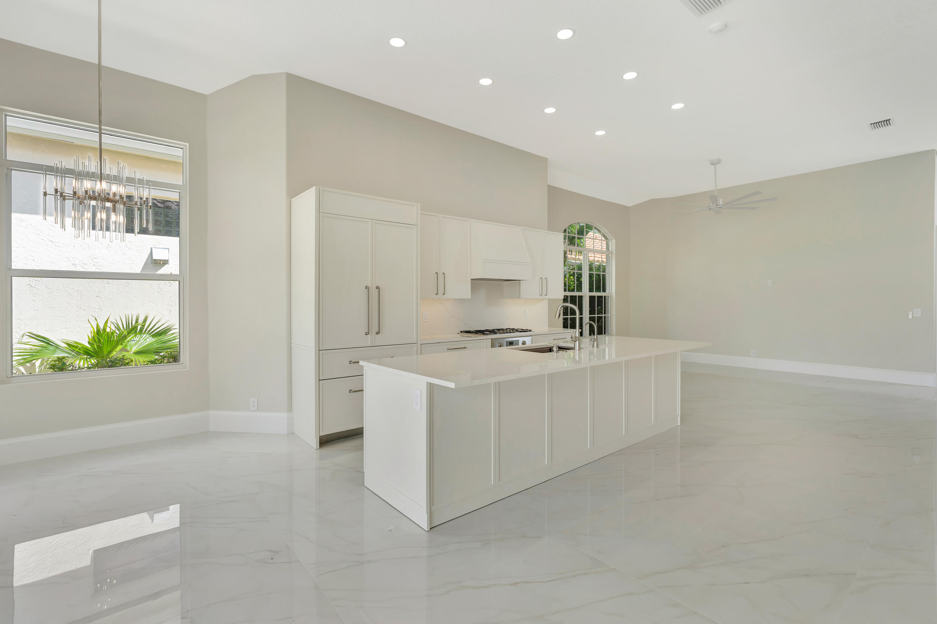 DIAMOND HEAD - Residential