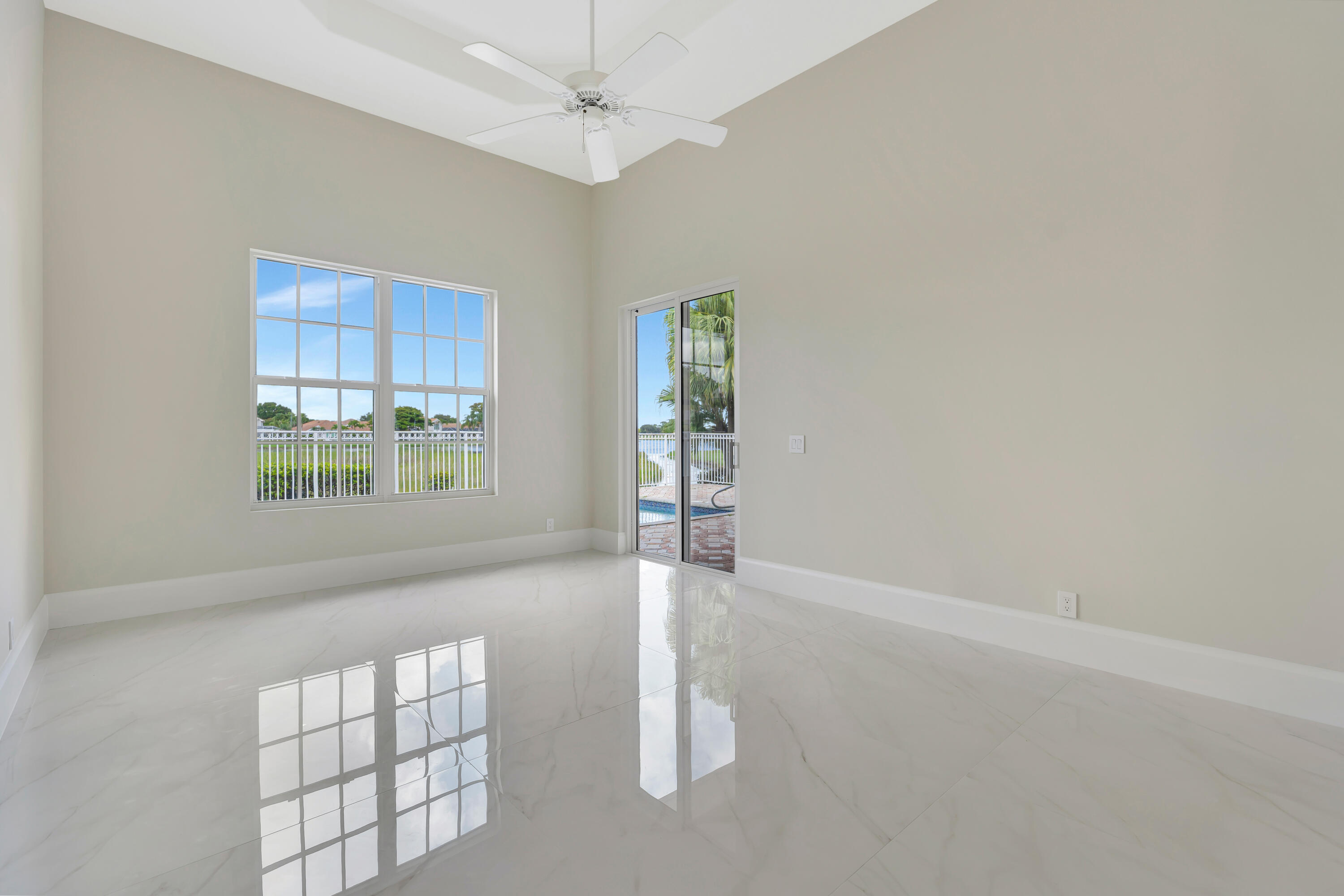 DIAMOND HEAD - Residential