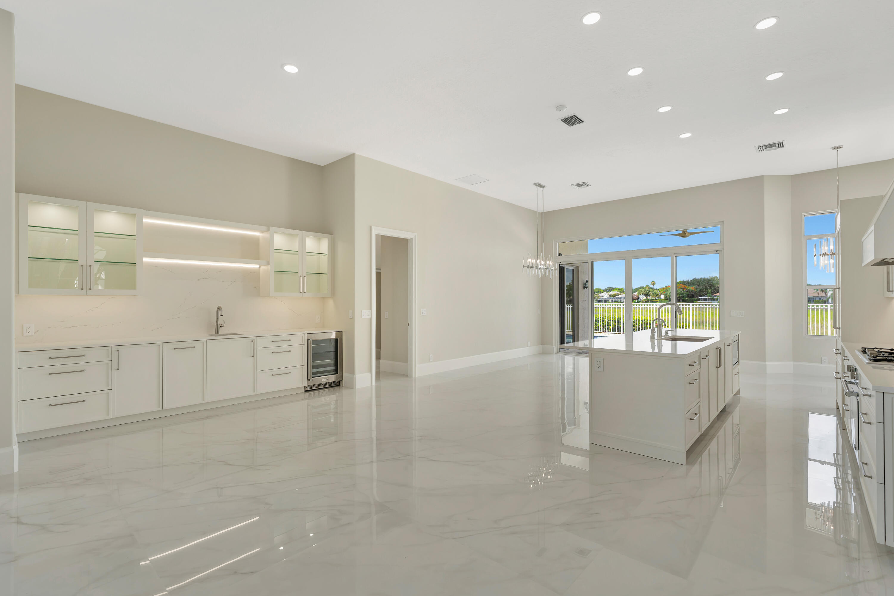 DIAMOND HEAD - Residential