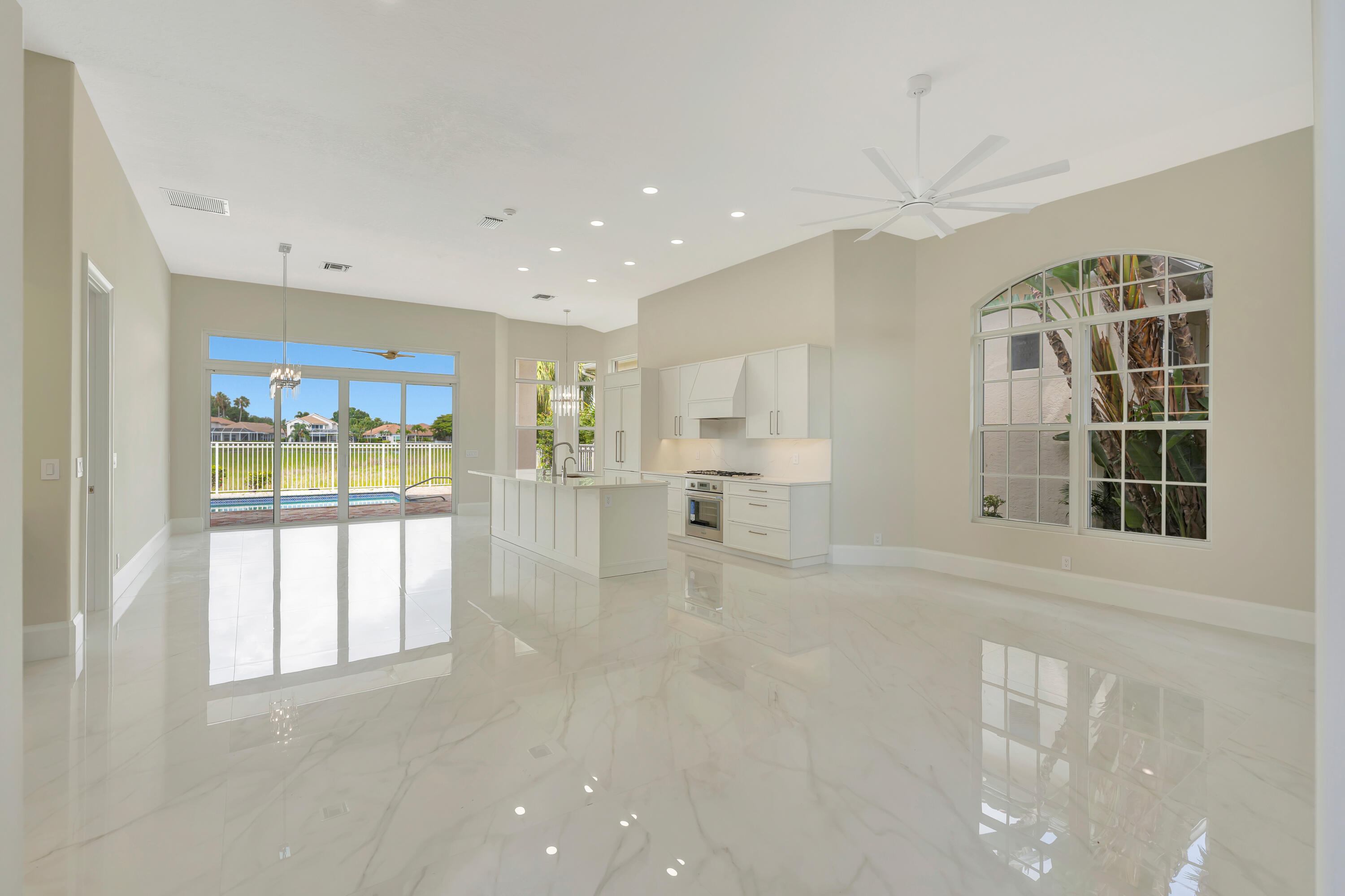 DIAMOND HEAD - Residential