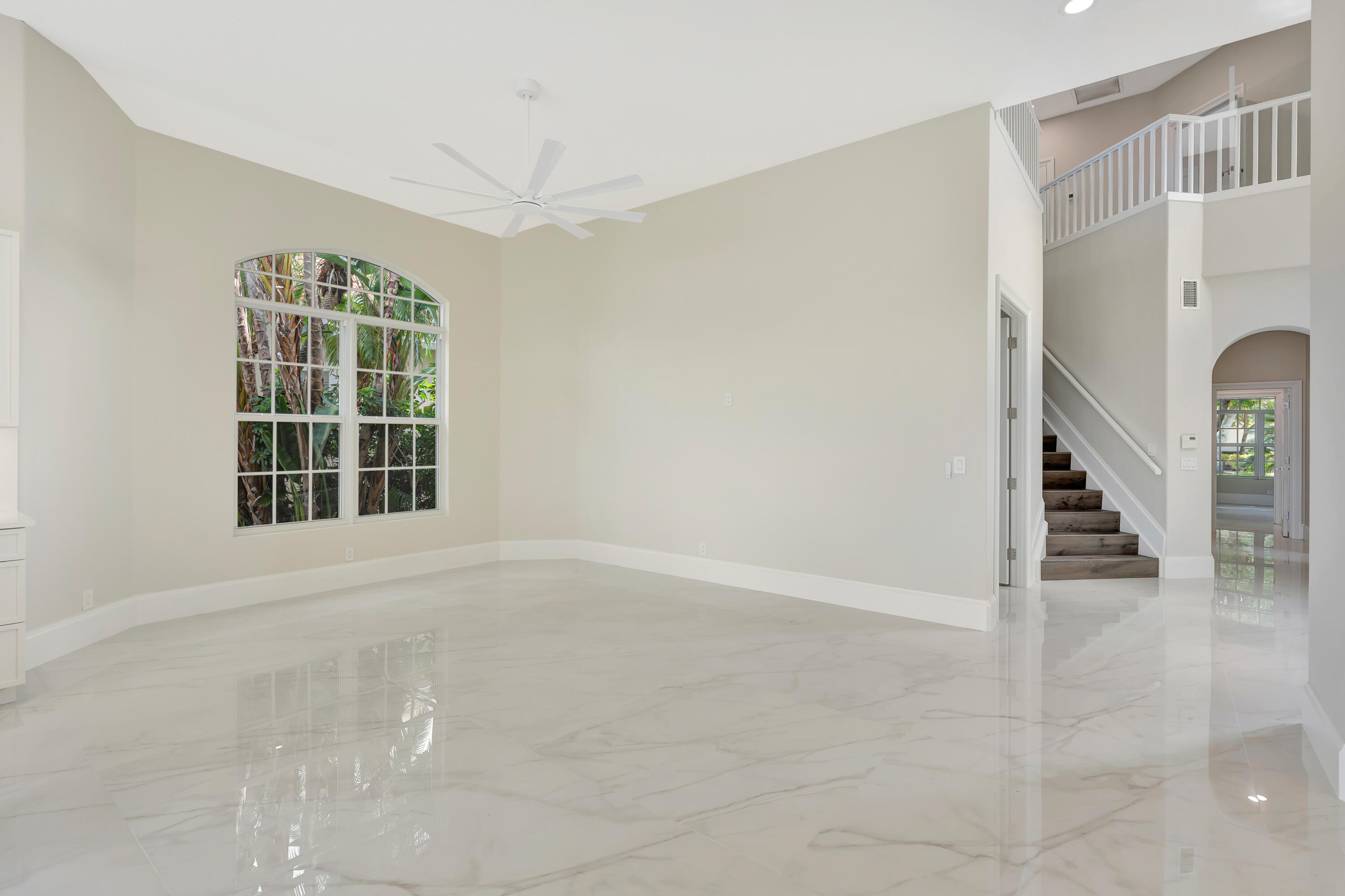 DIAMOND HEAD - Residential
