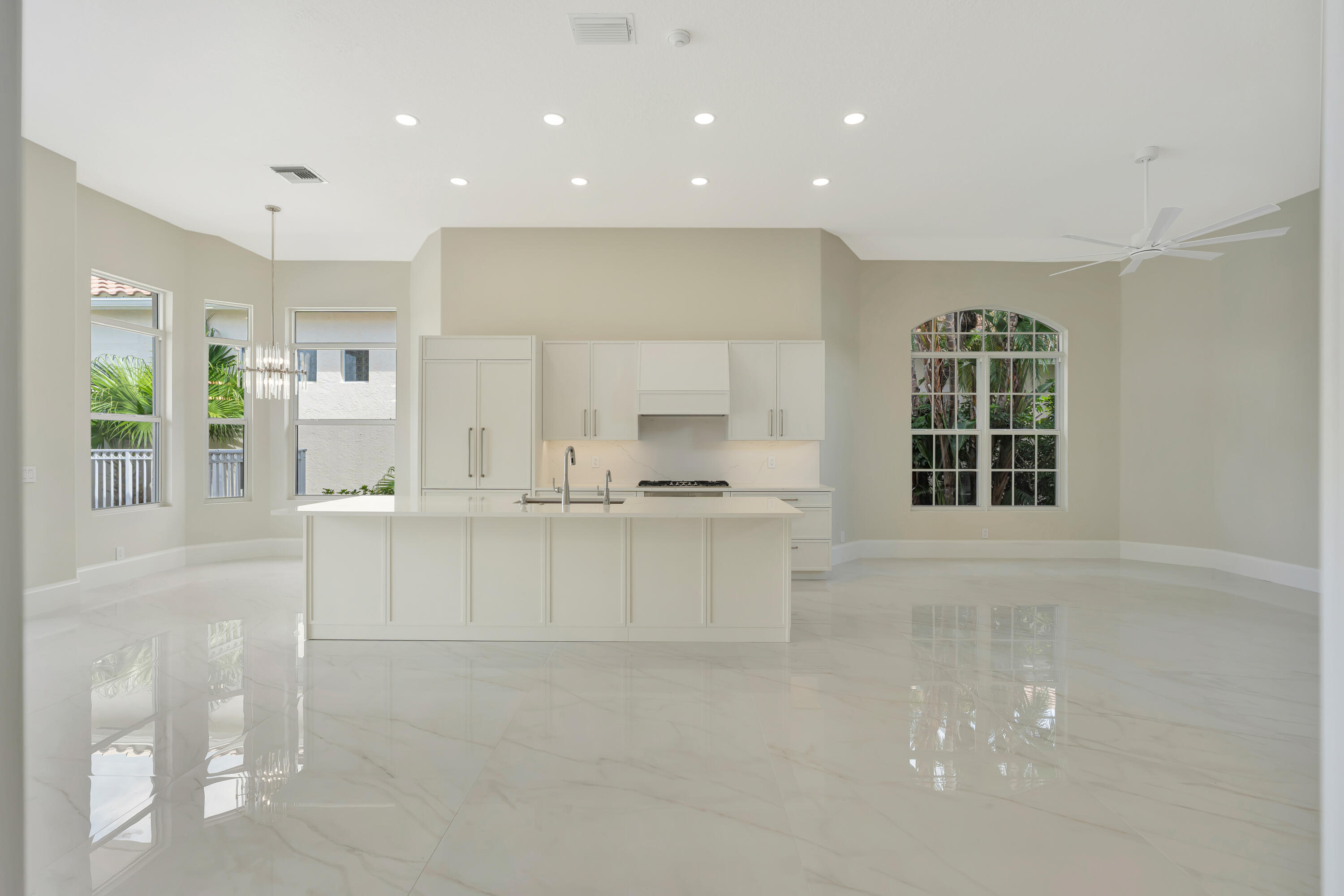 DIAMOND HEAD - Residential