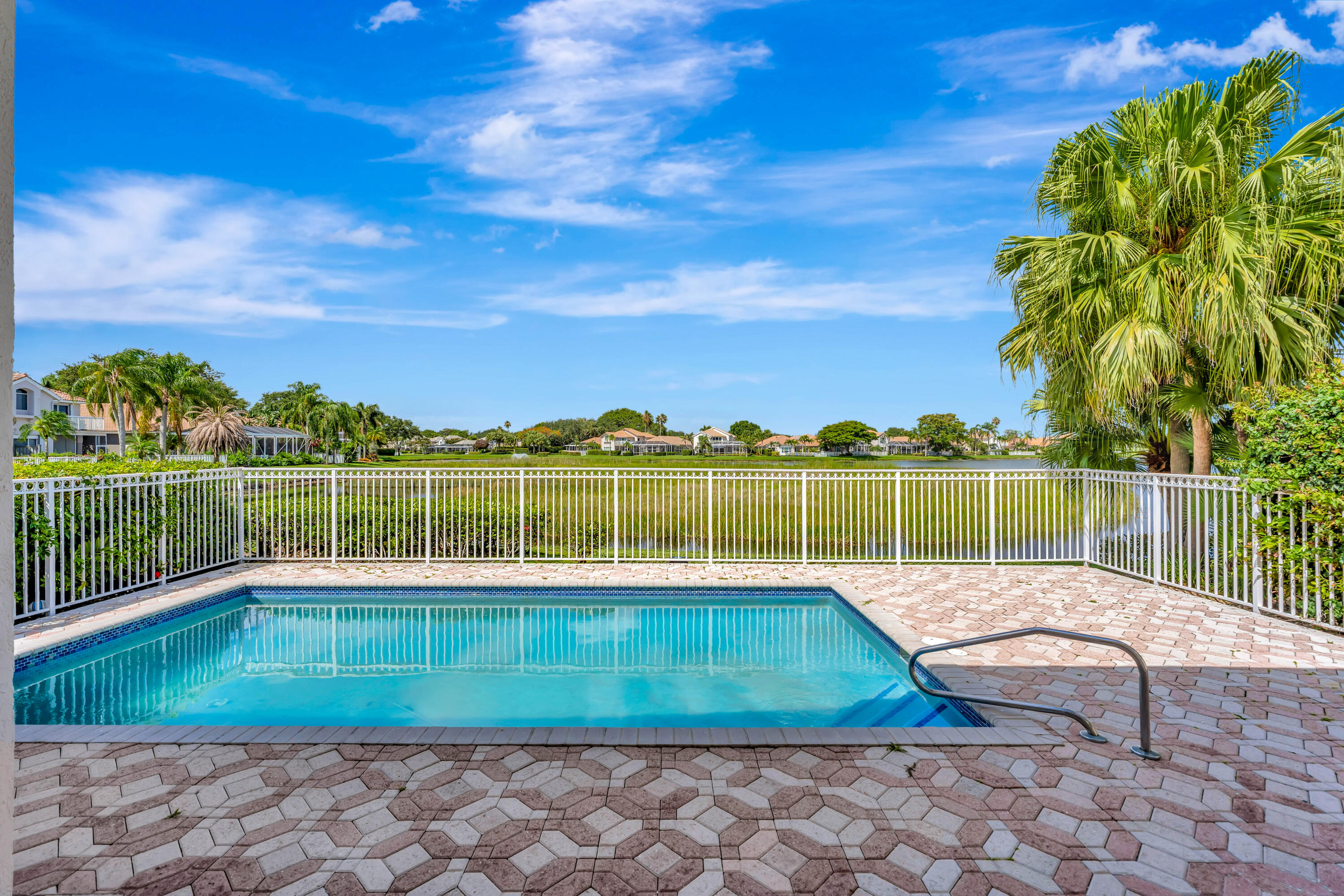 DIAMOND HEAD - Residential