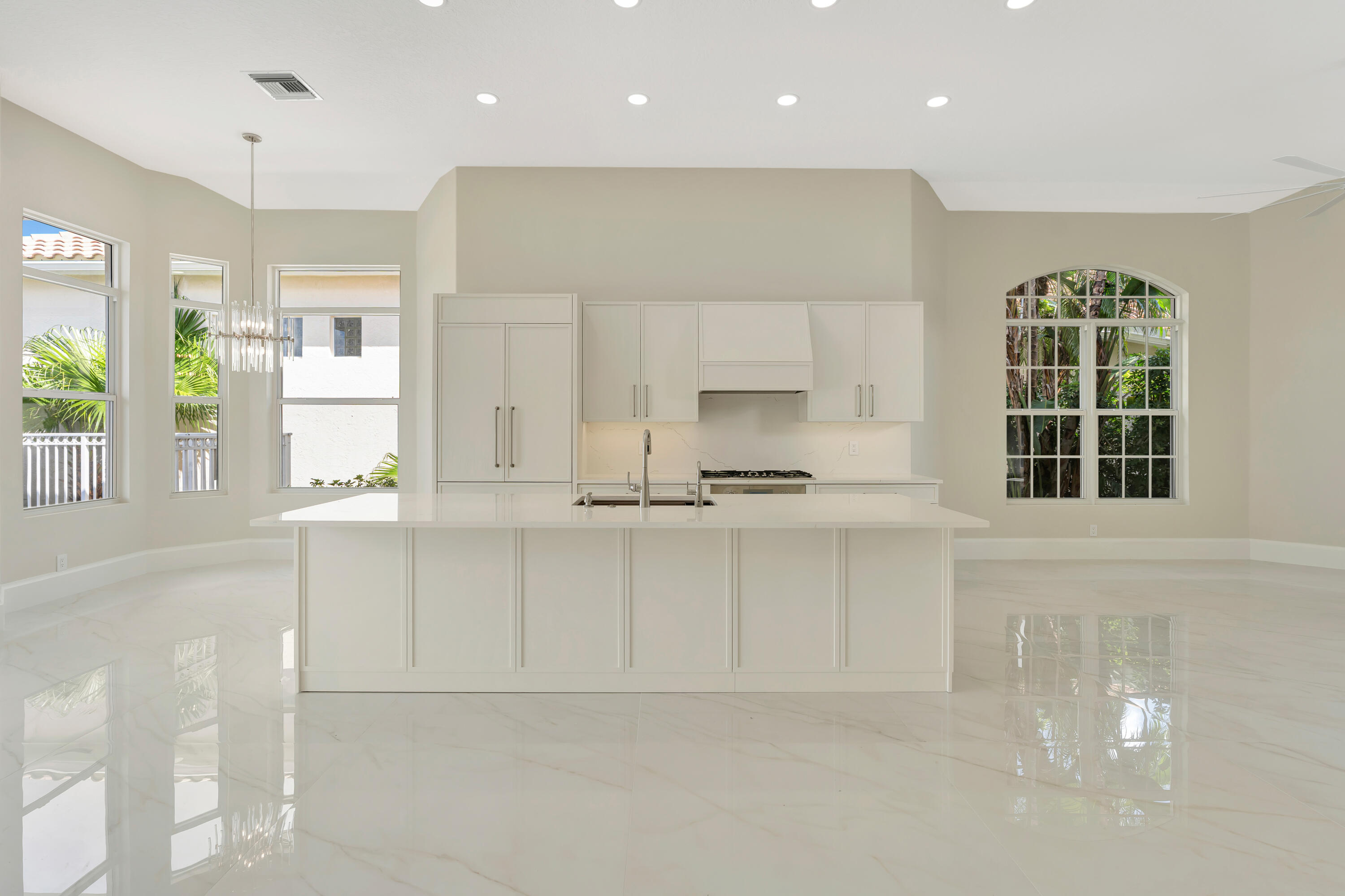 DIAMOND HEAD - Residential