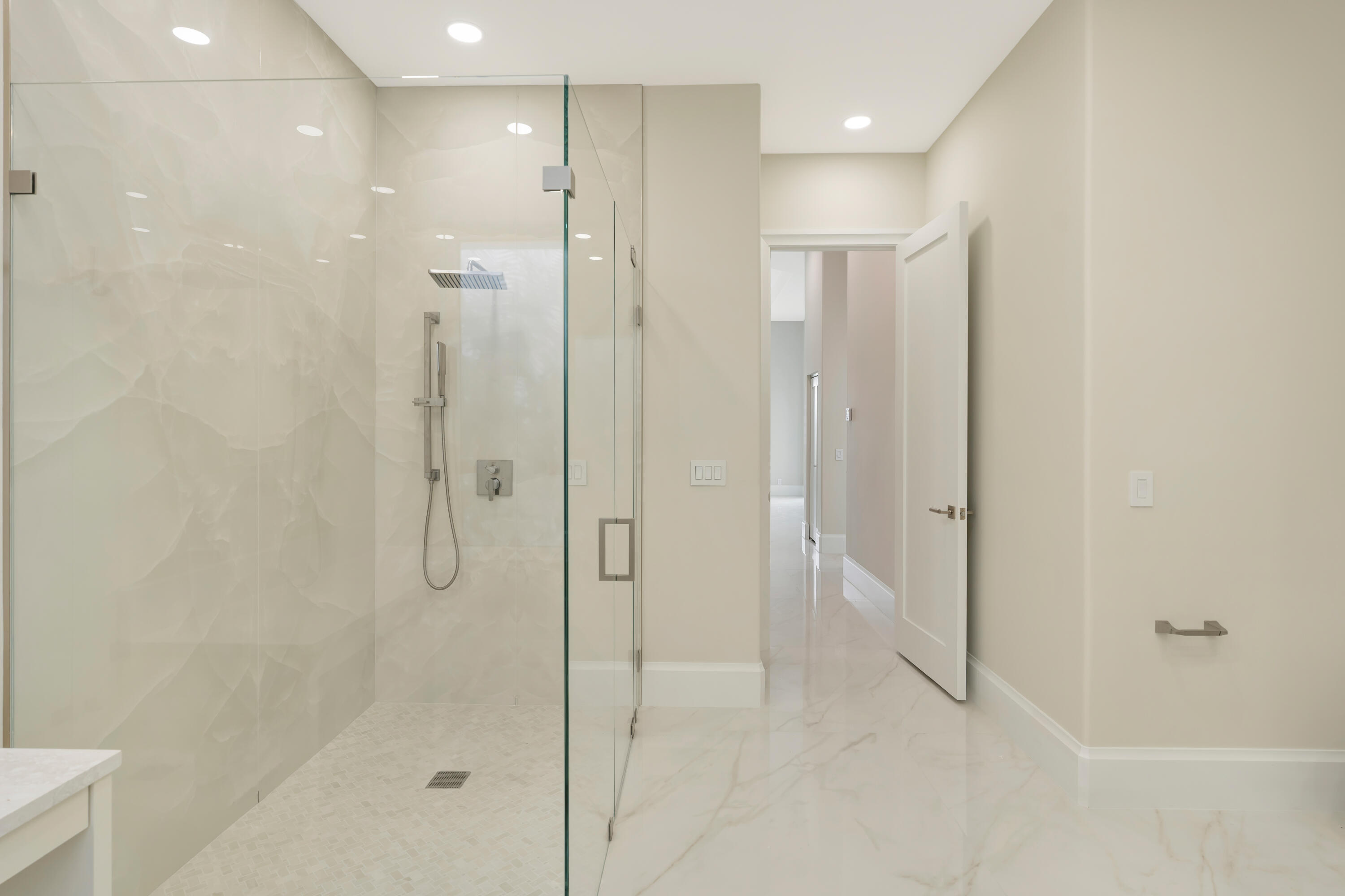 DIAMOND HEAD - Residential
