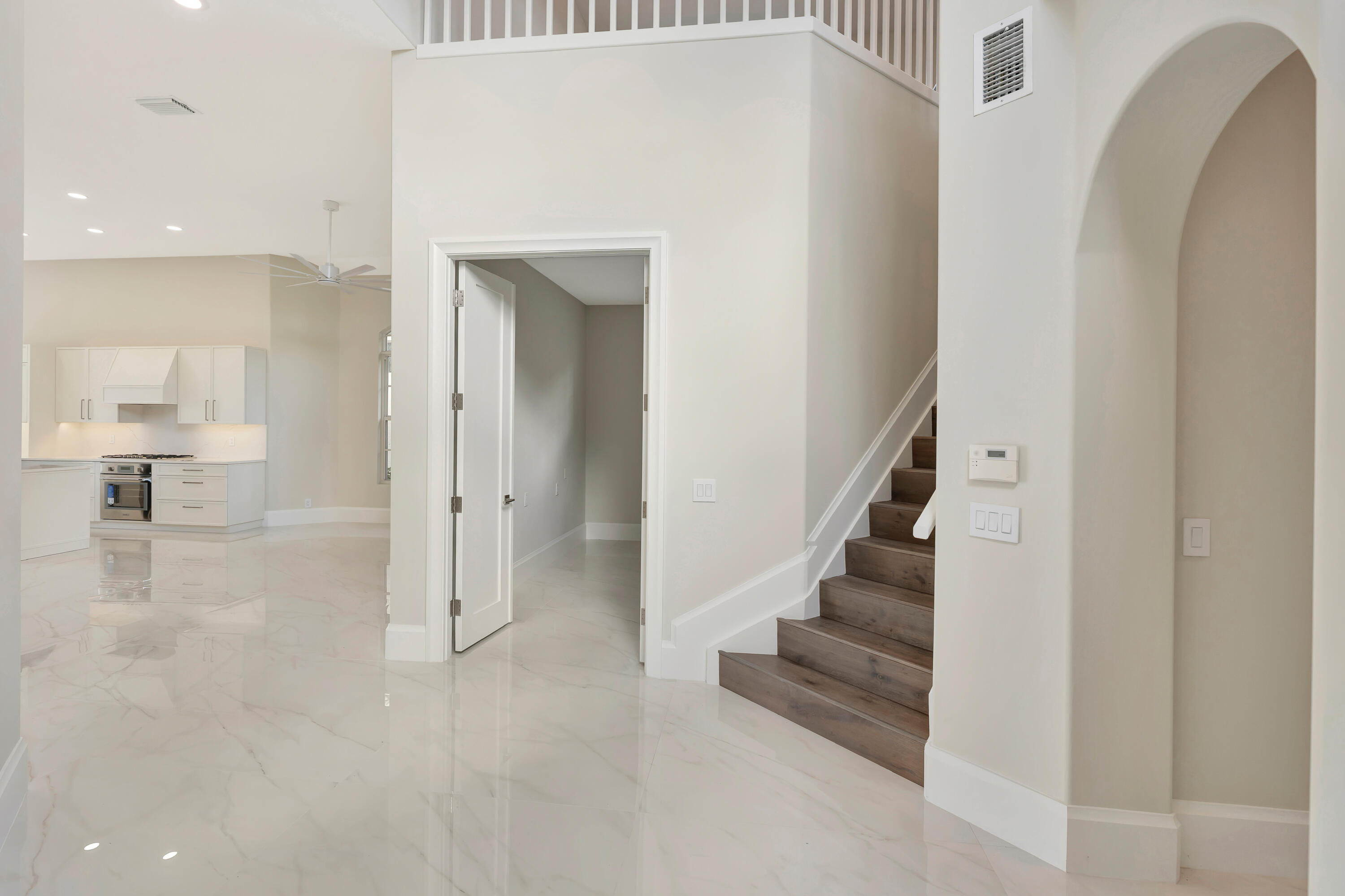 DIAMOND HEAD - Residential