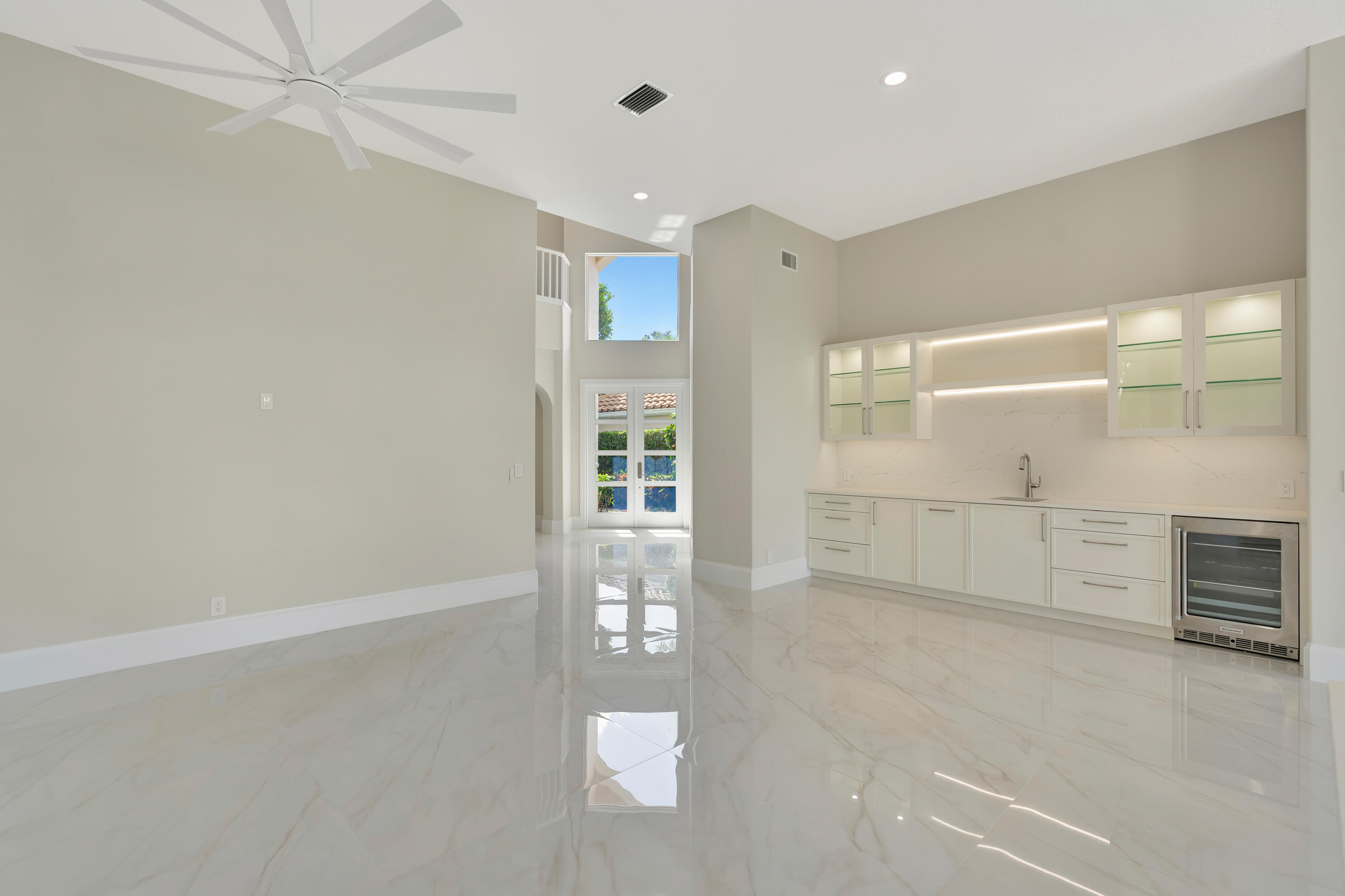 DIAMOND HEAD - Residential
