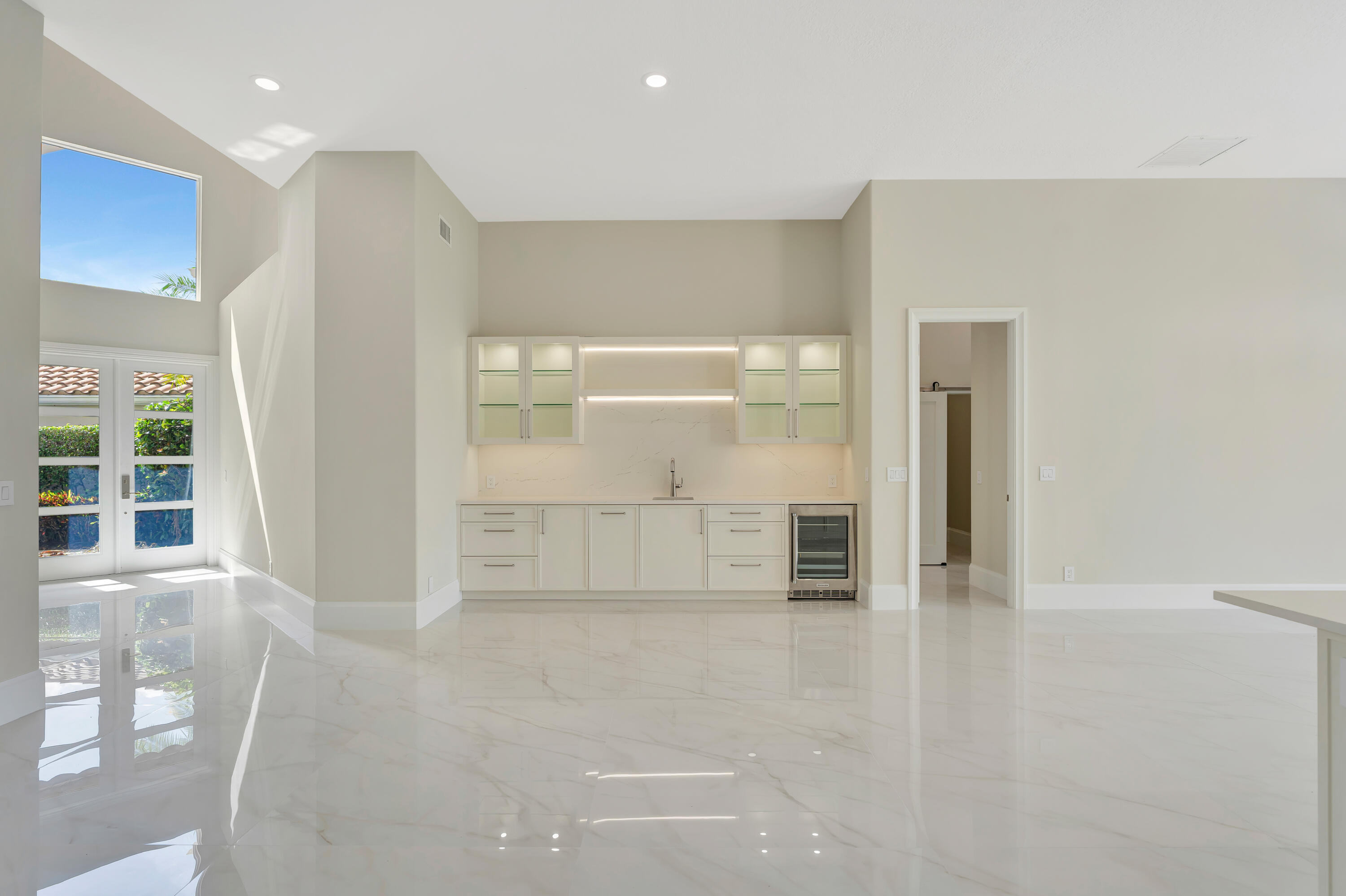 DIAMOND HEAD - Residential