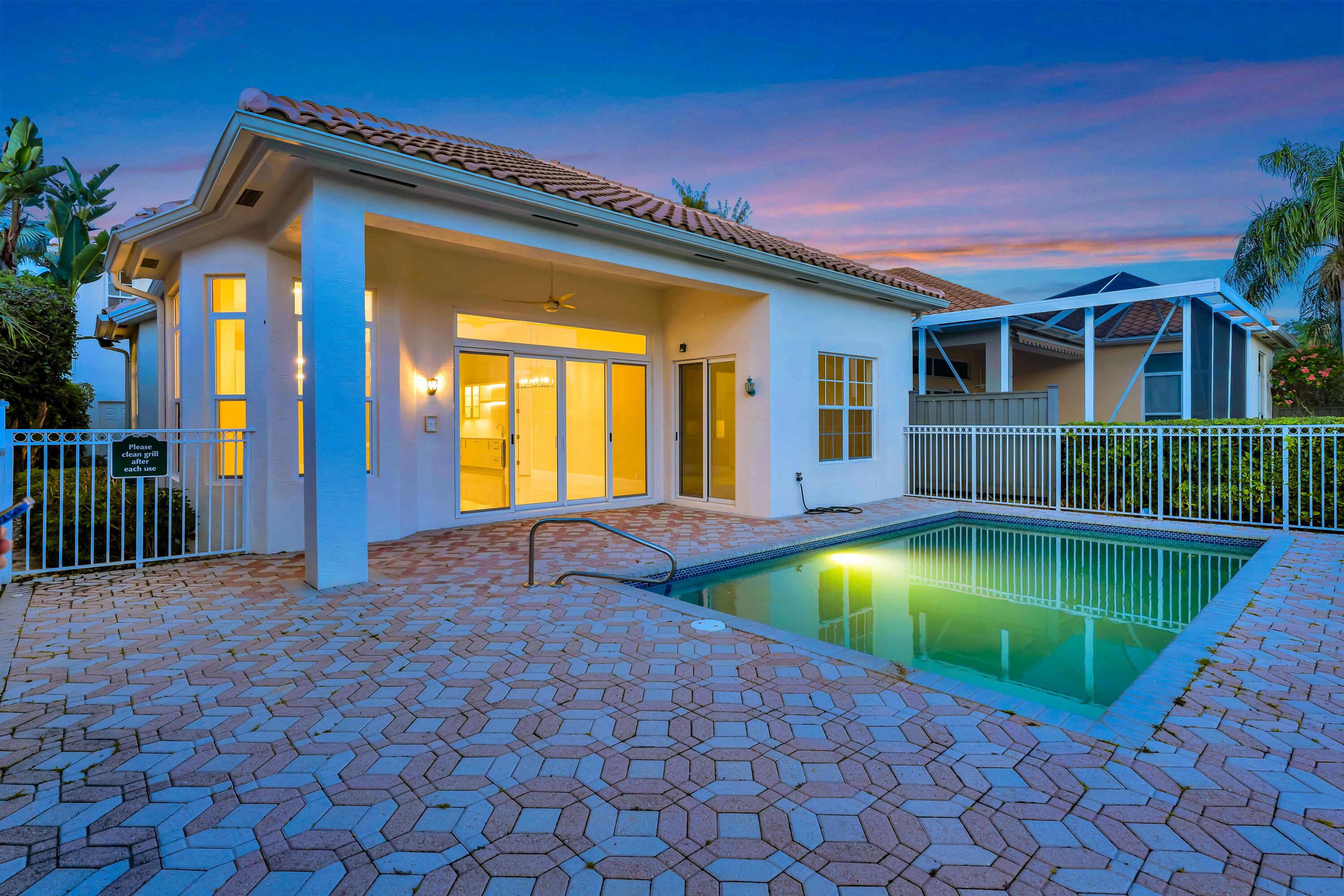 DIAMOND HEAD - Residential