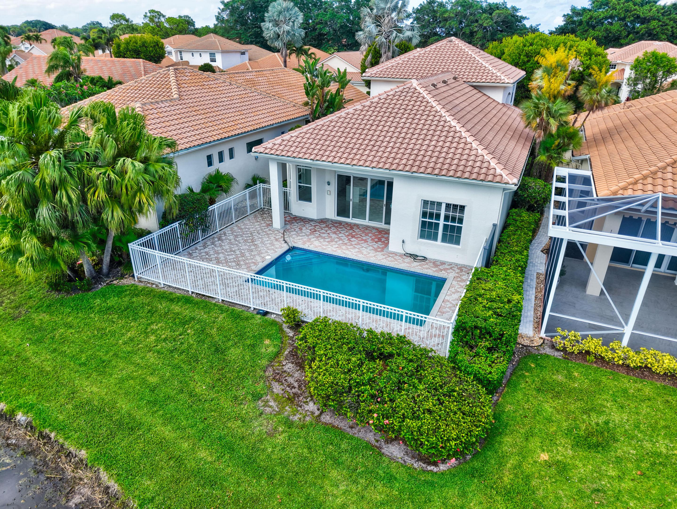 DIAMOND HEAD - Residential