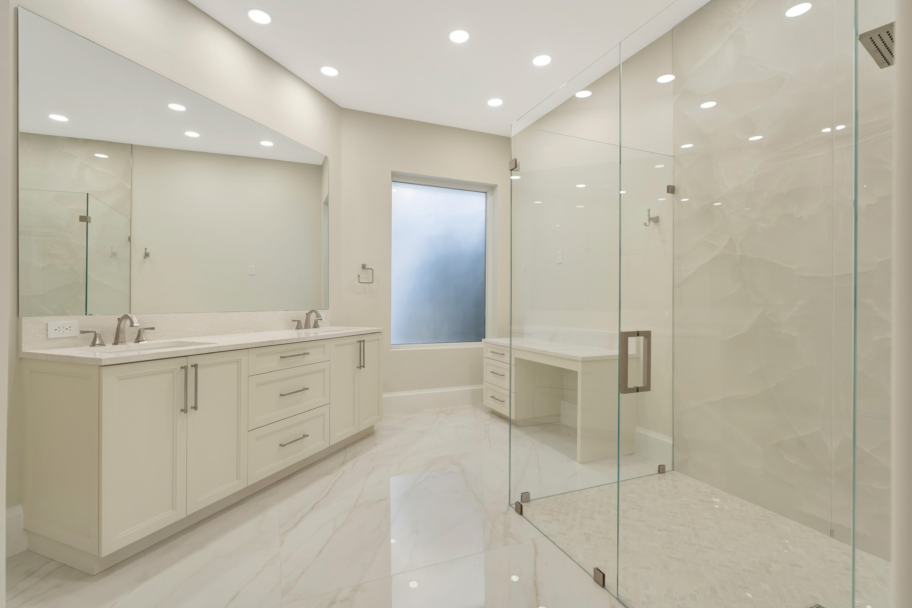 DIAMOND HEAD - Residential