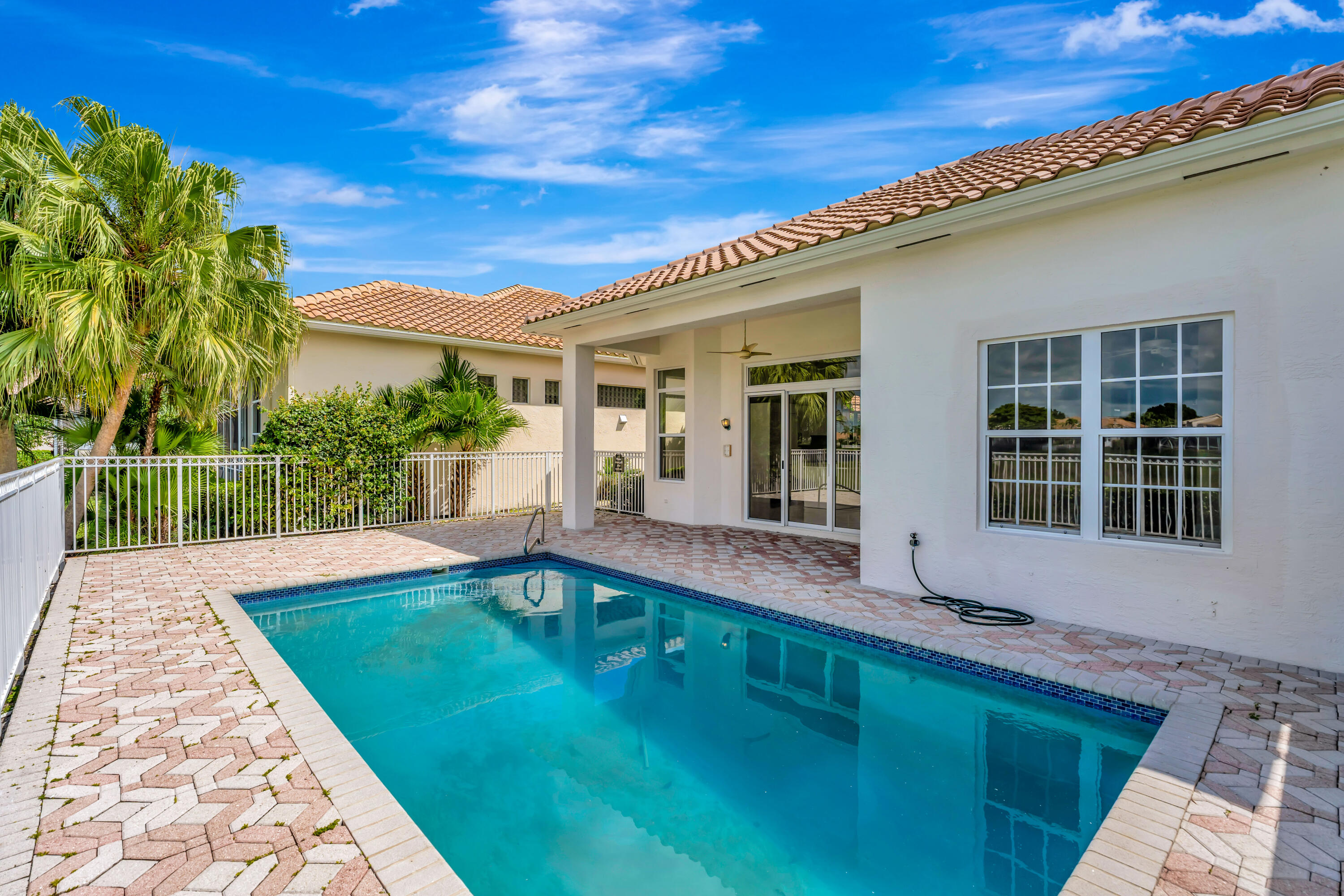 DIAMOND HEAD - Residential