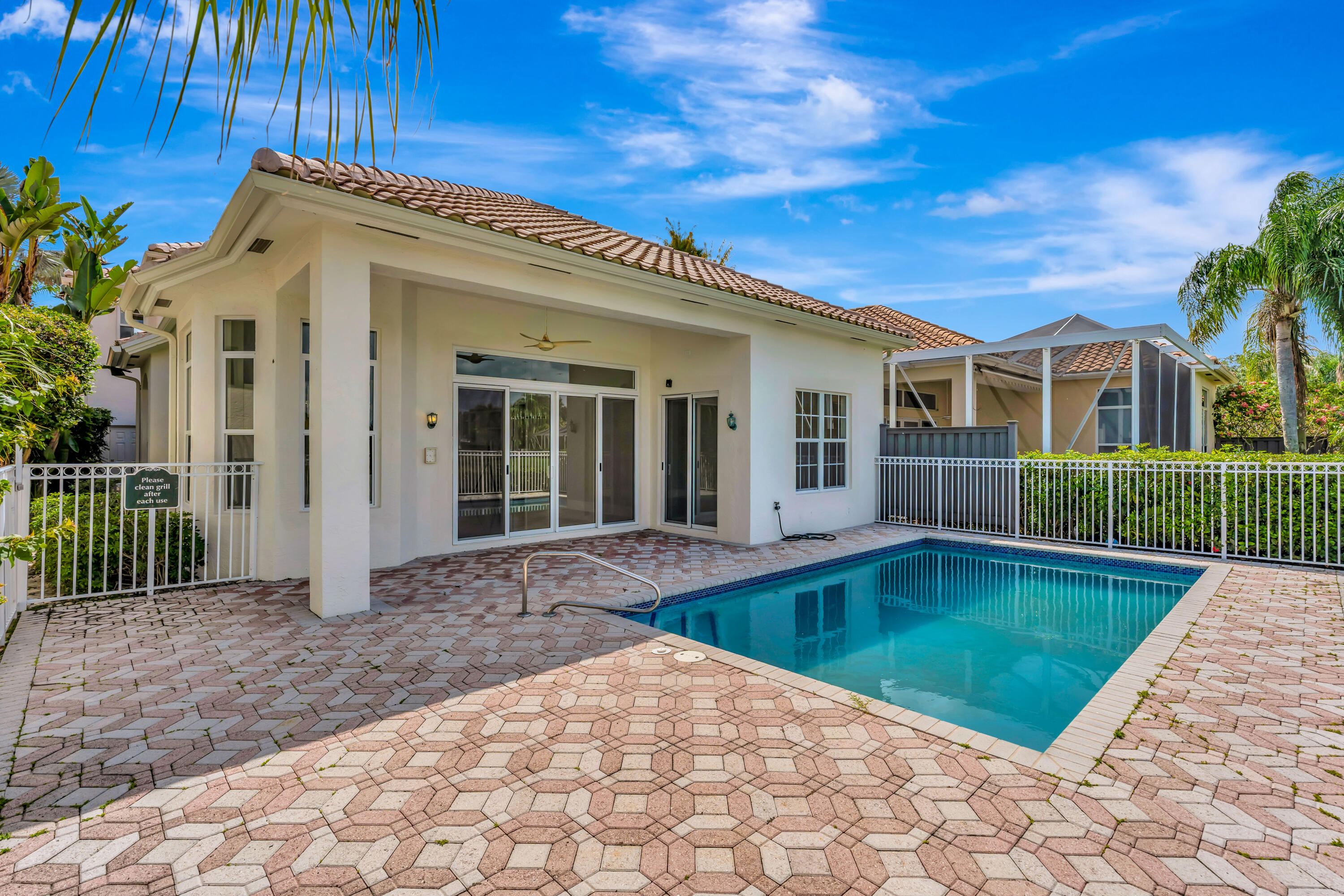 DIAMOND HEAD - Residential