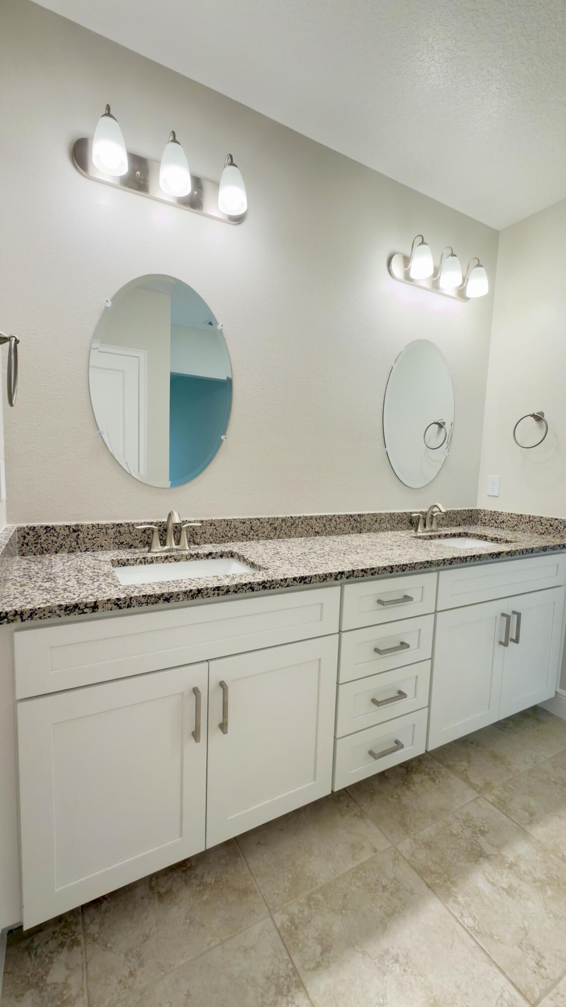 SEBASTIAN HIGHLANDS UNIT 10 - Residential