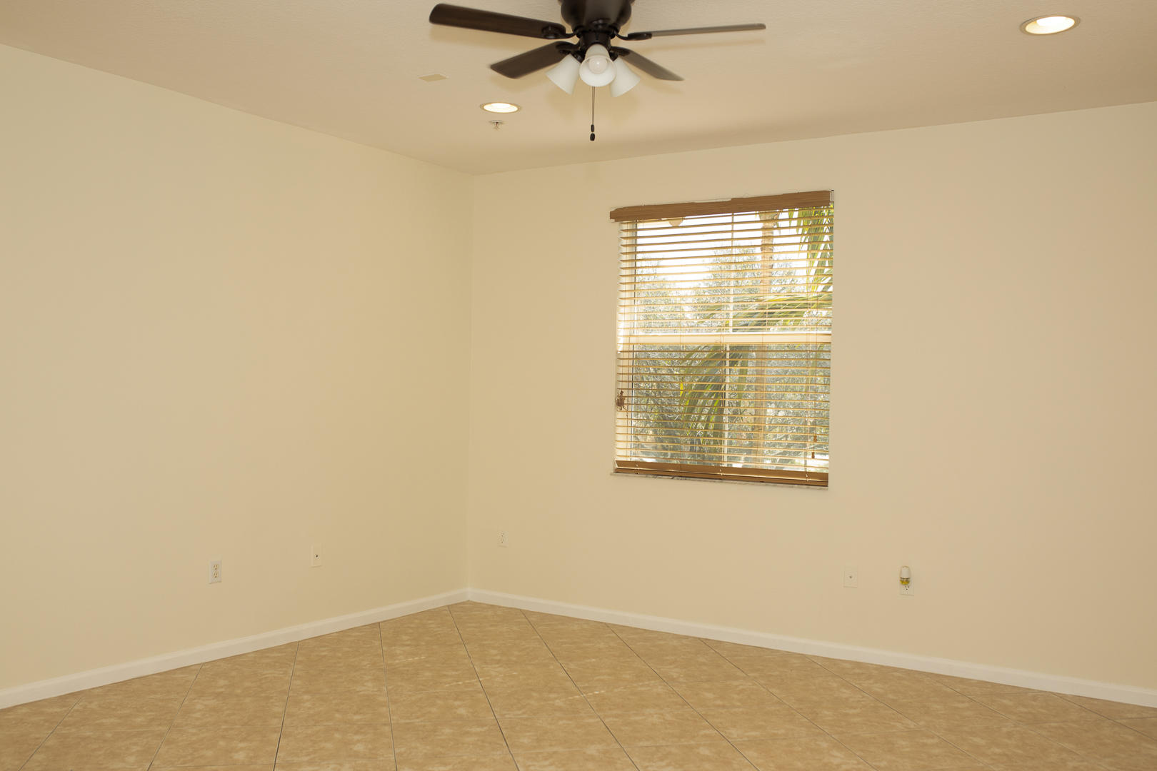 RENAISSANCE COMMONS PUD - Residential Lease