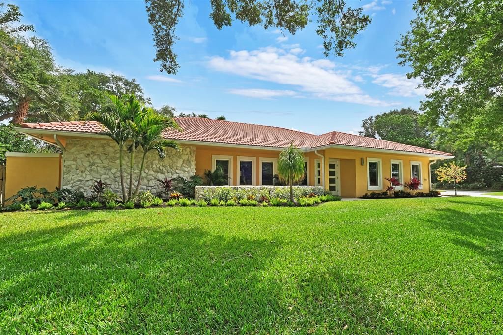 Photo of 11 Riverview Drive, Sewalls Point, FL 34996 (MLS # R10705269)