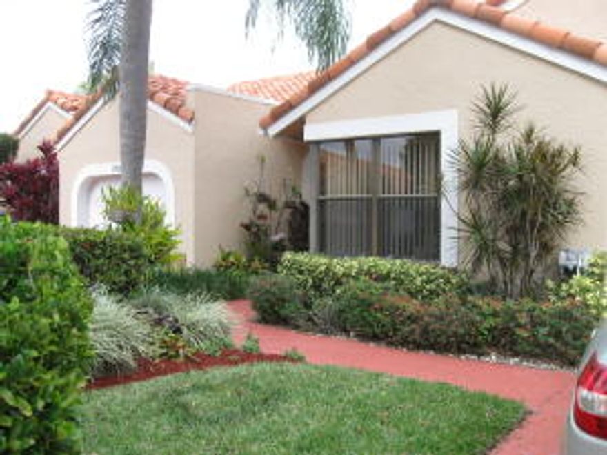 Location Location Location 
Lovely Townhouse SPECTACULAR Golf and Lake Views!!
2 Master Suites... on 1st and 2nd fl.
Large walk in closets. 
1st fl.den may be converted to a 3rd bedroom.
Light and bright open living/dining area with high volume ceilings. Beautiful views from the glassed/screened in sunroom. Eat in kitchen with granite counters. Plenty counter and cabinet space.
Balcony off the 2nd fl. master bedroom overlooking golf/lake views.
Saturnia Marble, New neutral carpet.
HOA fee includes community pool, basic cable,exterior & roof maintenance,alarm monitoring and lawn care. 1 car garage
Boca Pointe Club Membership available BUT NOT REQUIRED. Pet friendly and all ages welcome. ''A'' rated schools.
 
YOU WON'T BE DISAPPOINTED