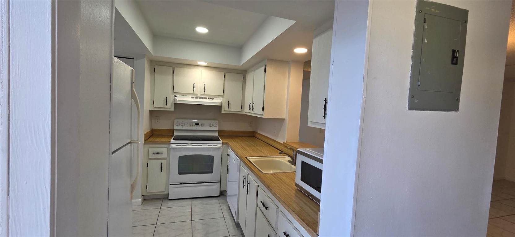 30 Of Palm Spgs 3 Condo - Residential Lease