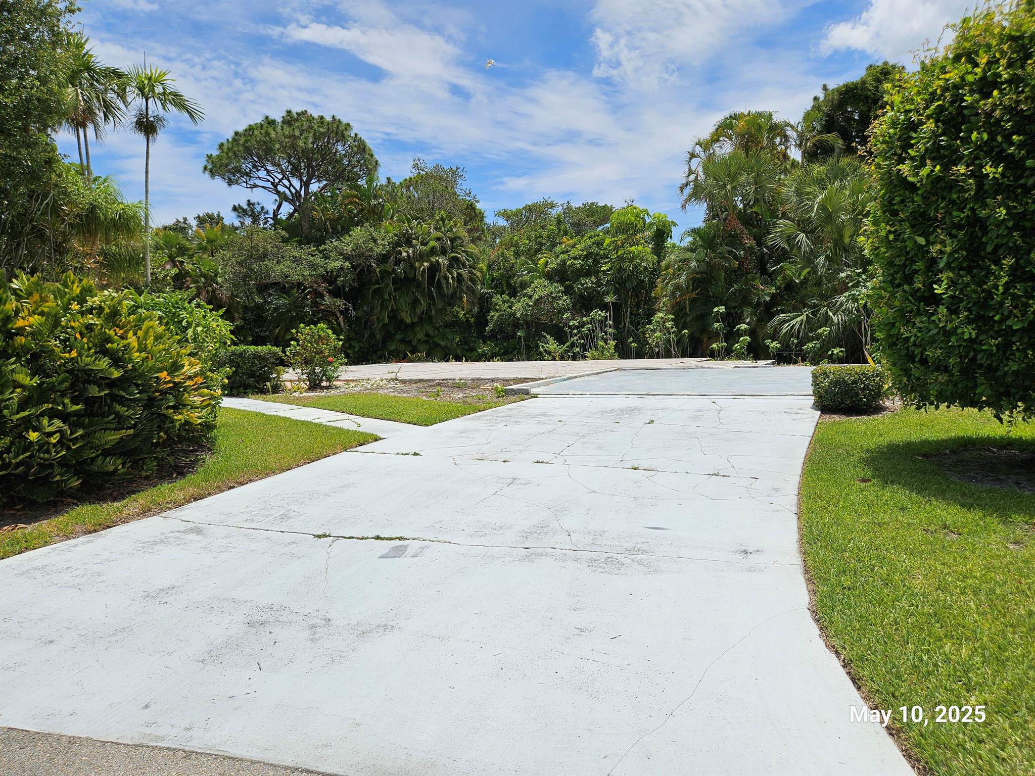 958 NE Dahoon Terrace, Jensen Beach, FL, 34957/$155,000 1 958 NE Dahoon Terrace