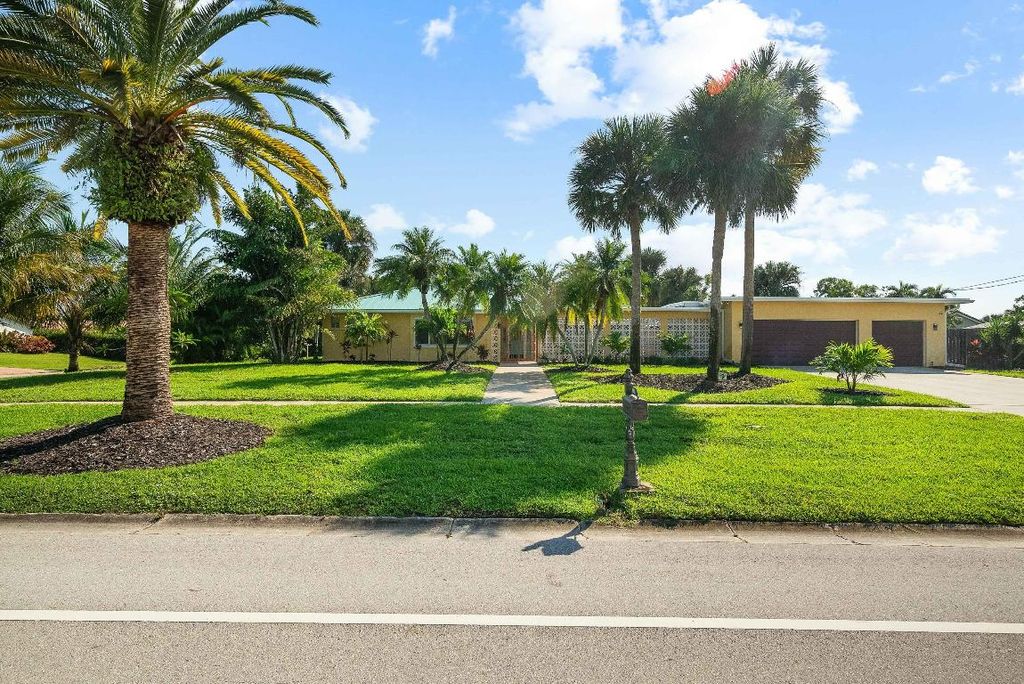 Photo of 3043 SE Pine Valley Street, Port Saint Lucie, FL 34952 (MLS # R11077049)
