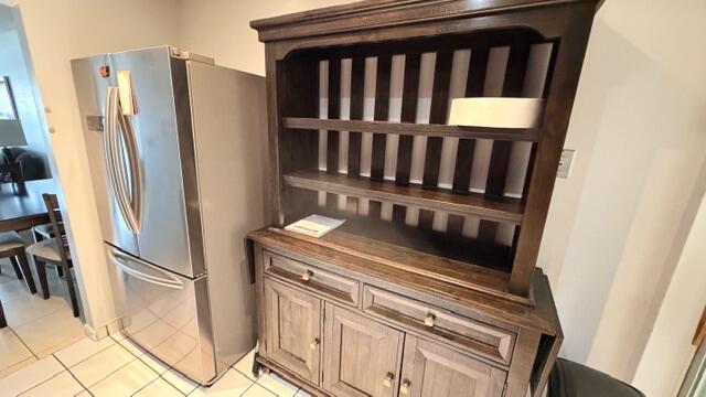 VILLAGES OF ORIOLE ABBEY CONDO - Residential