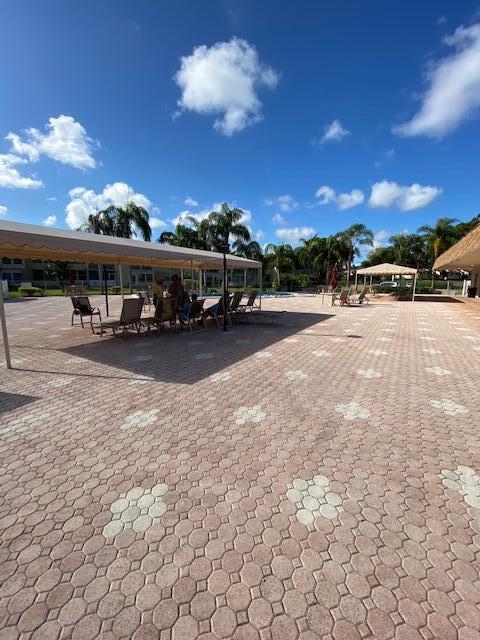 VILLAGES OF ORIOLE ABBEY CONDO - Residential