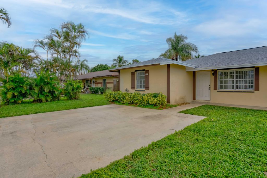 Photo of 4698 Arthur Street, Palm Beach Gardens, FL 33418 (MLS # R11039383)
