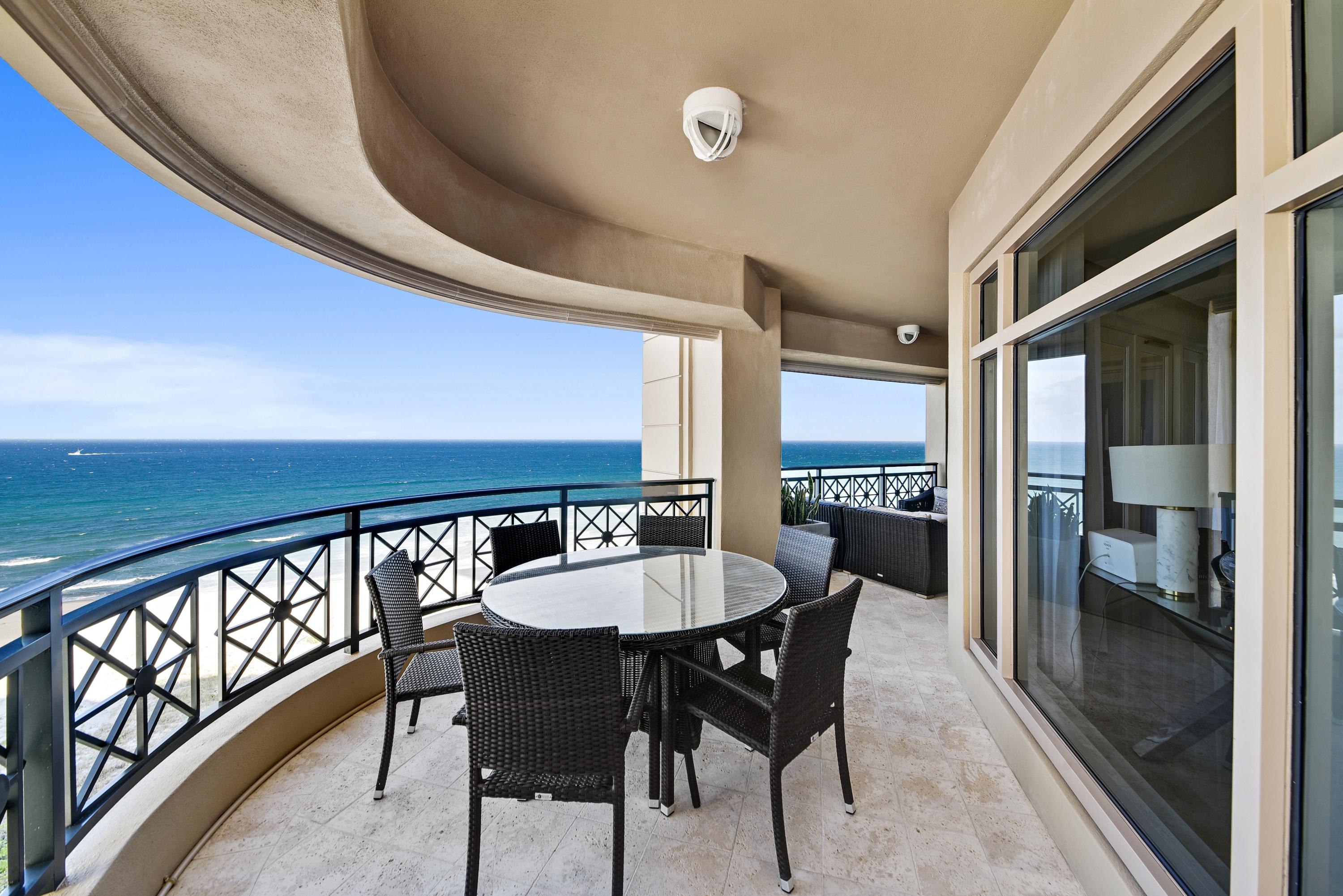 Luxuria - Residential