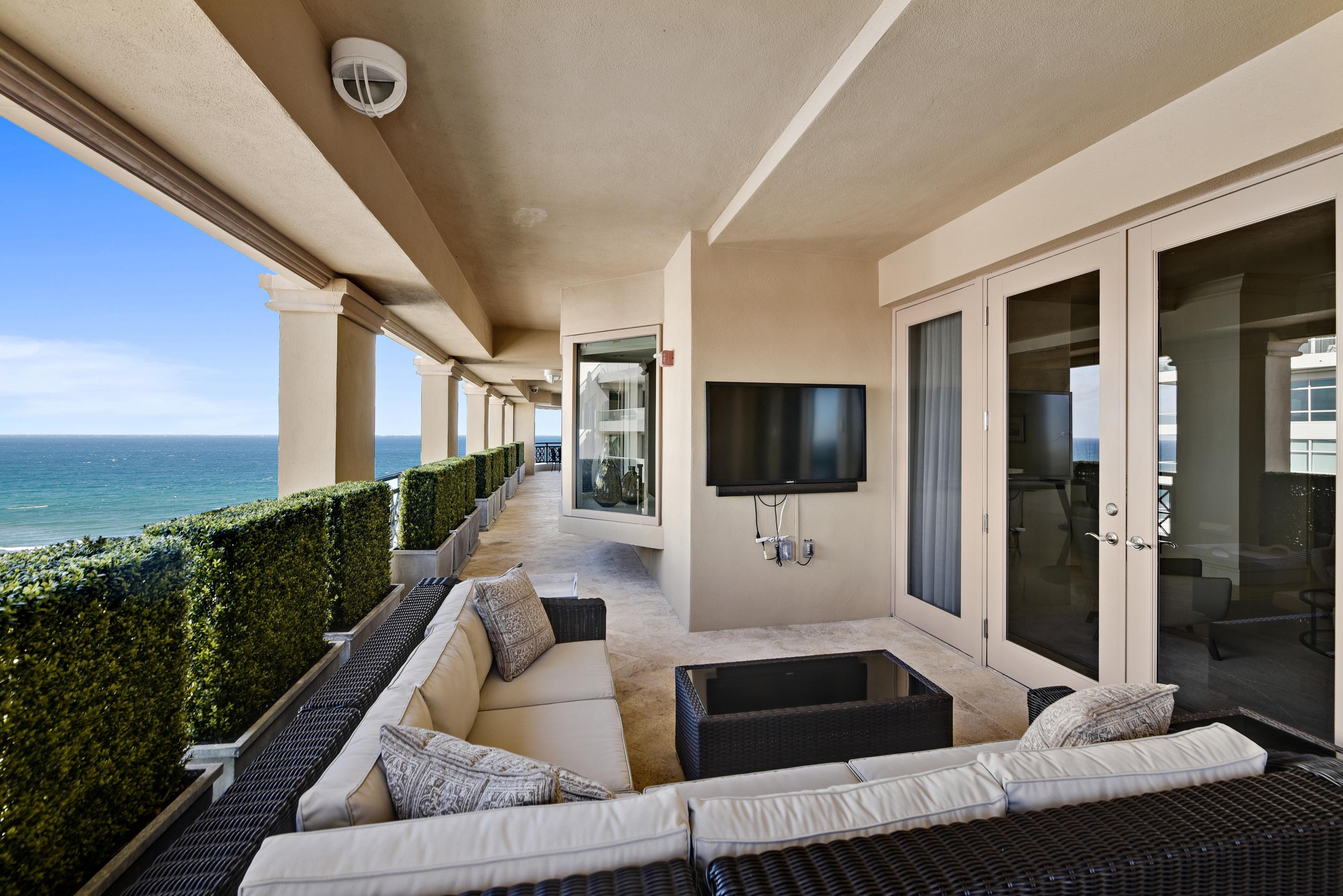 Luxuria - Residential