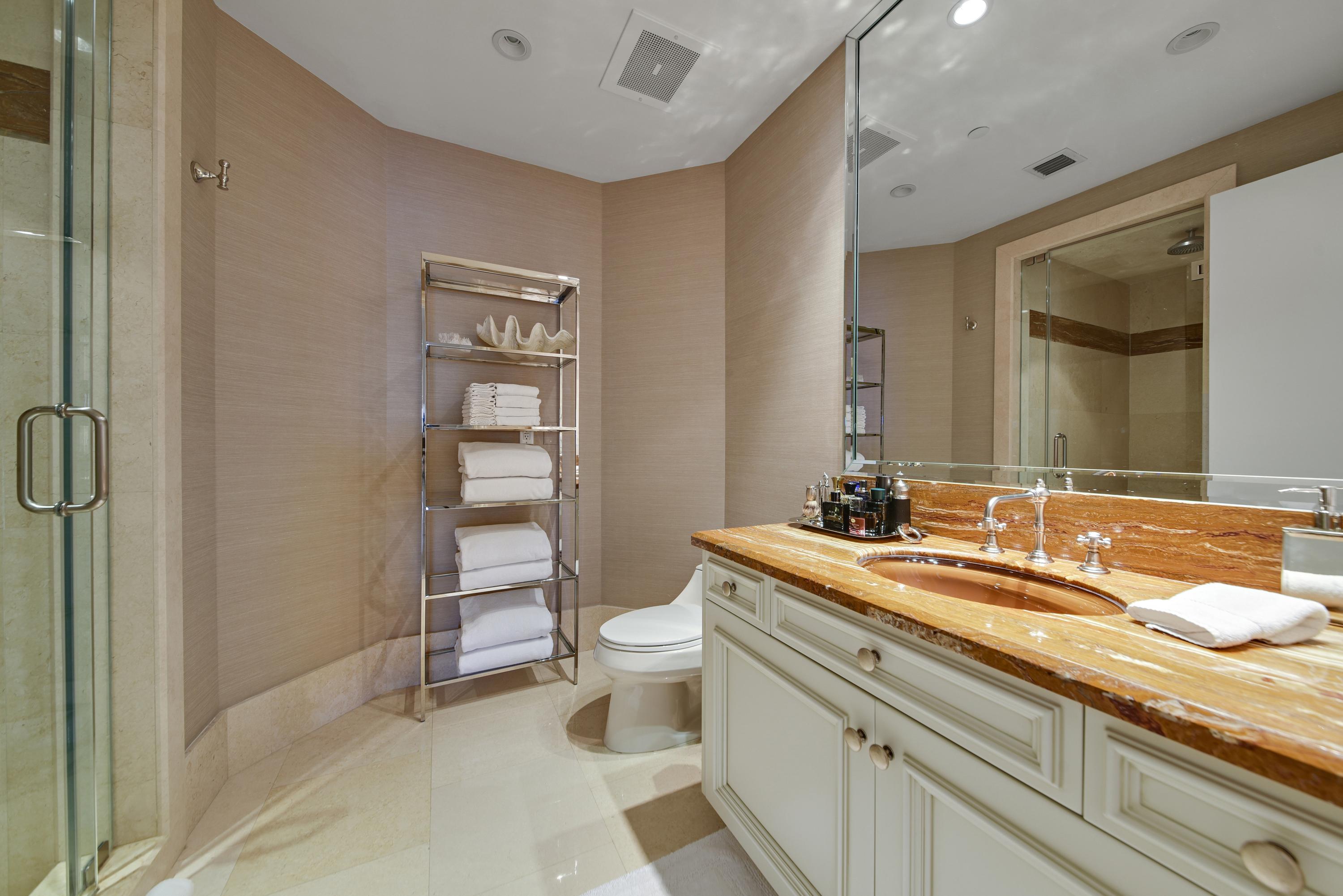 Luxuria - Residential