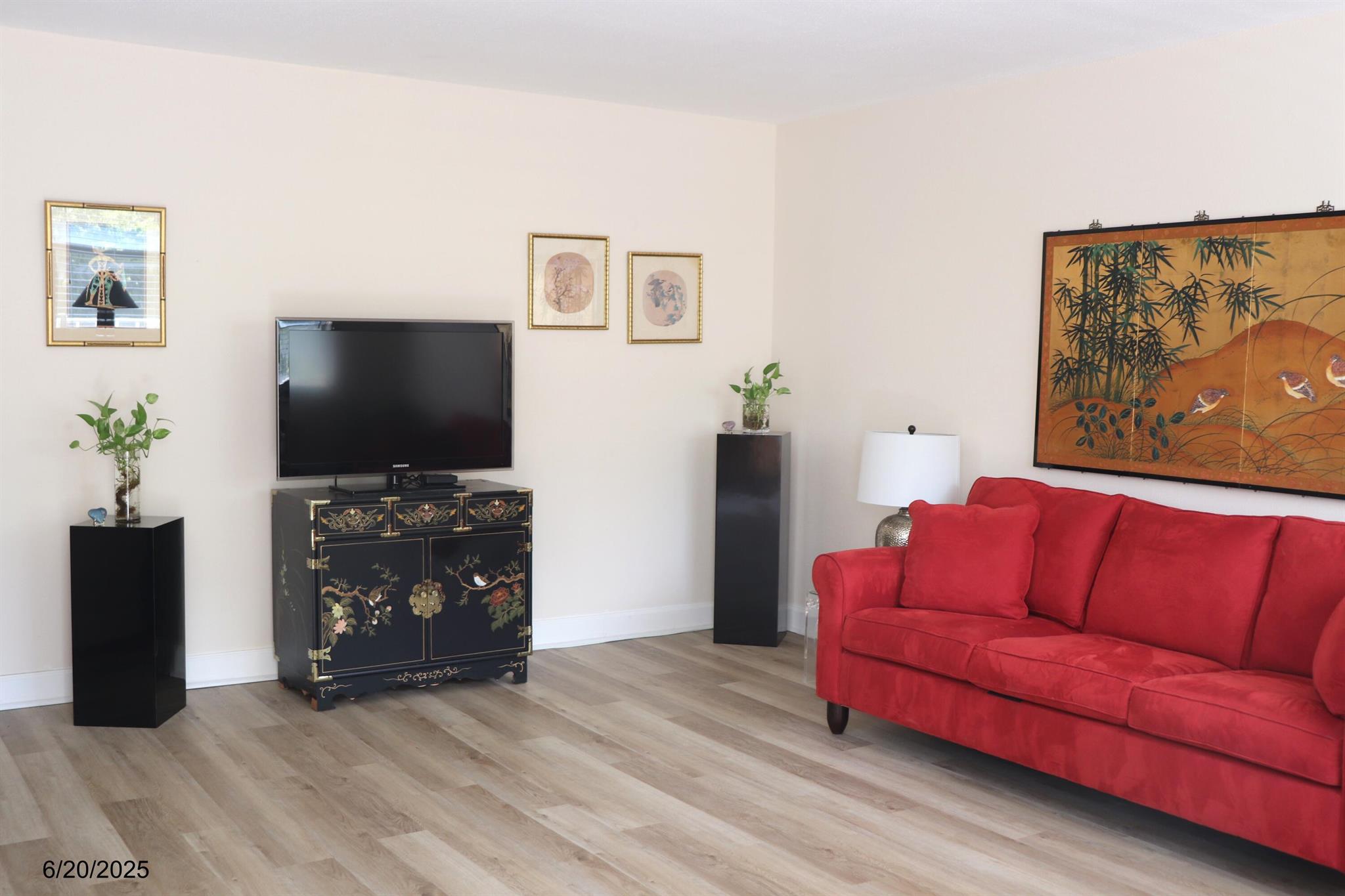 KINGS POINT SAXONY CONDOS - Residential