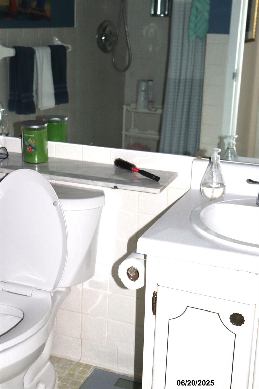 KINGS POINT SAXONY CONDOS - Residential