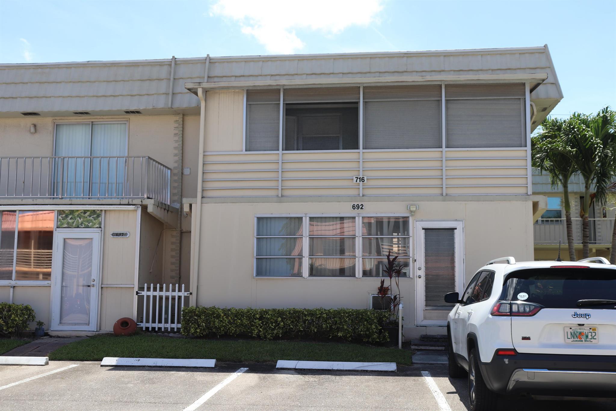 KINGS POINT SAXONY CONDOS - Residential