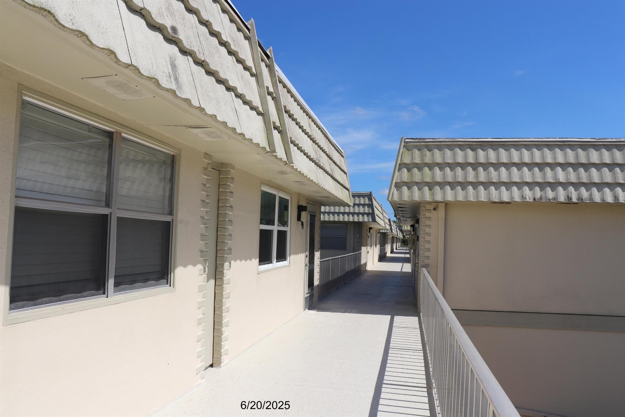 KINGS POINT SAXONY CONDOS - Residential