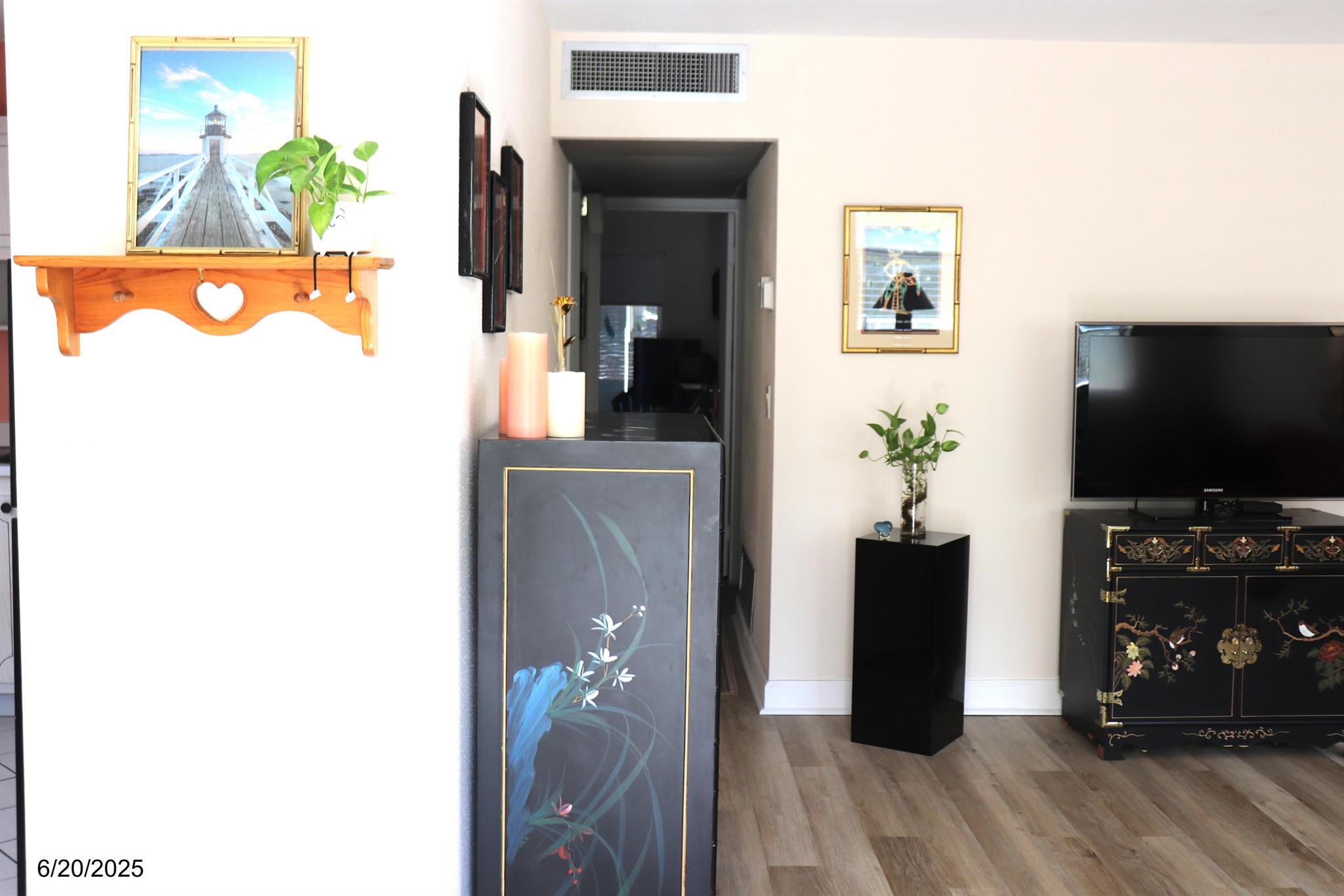 KINGS POINT SAXONY CONDOS - Residential