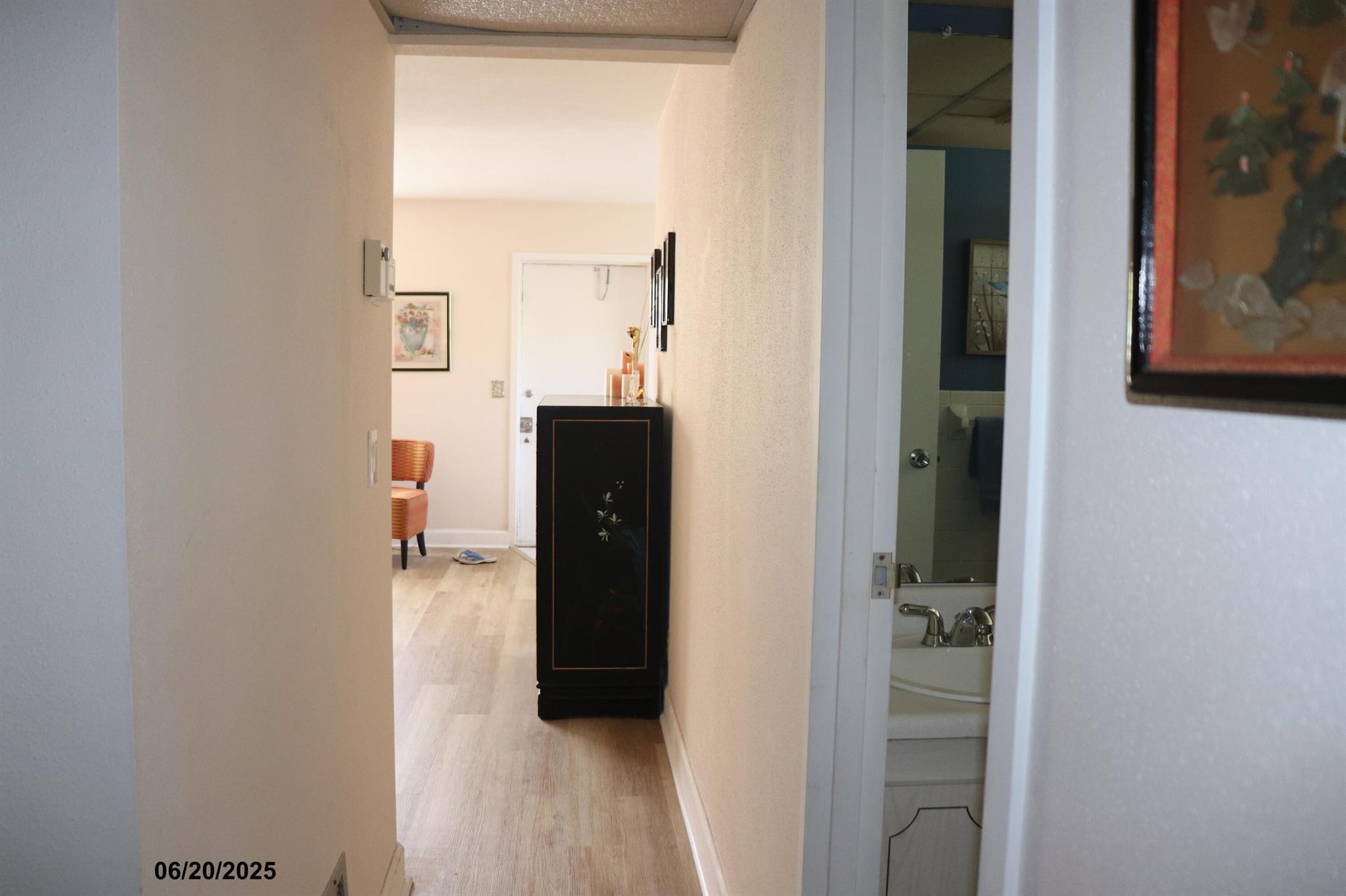 KINGS POINT SAXONY CONDOS - Residential