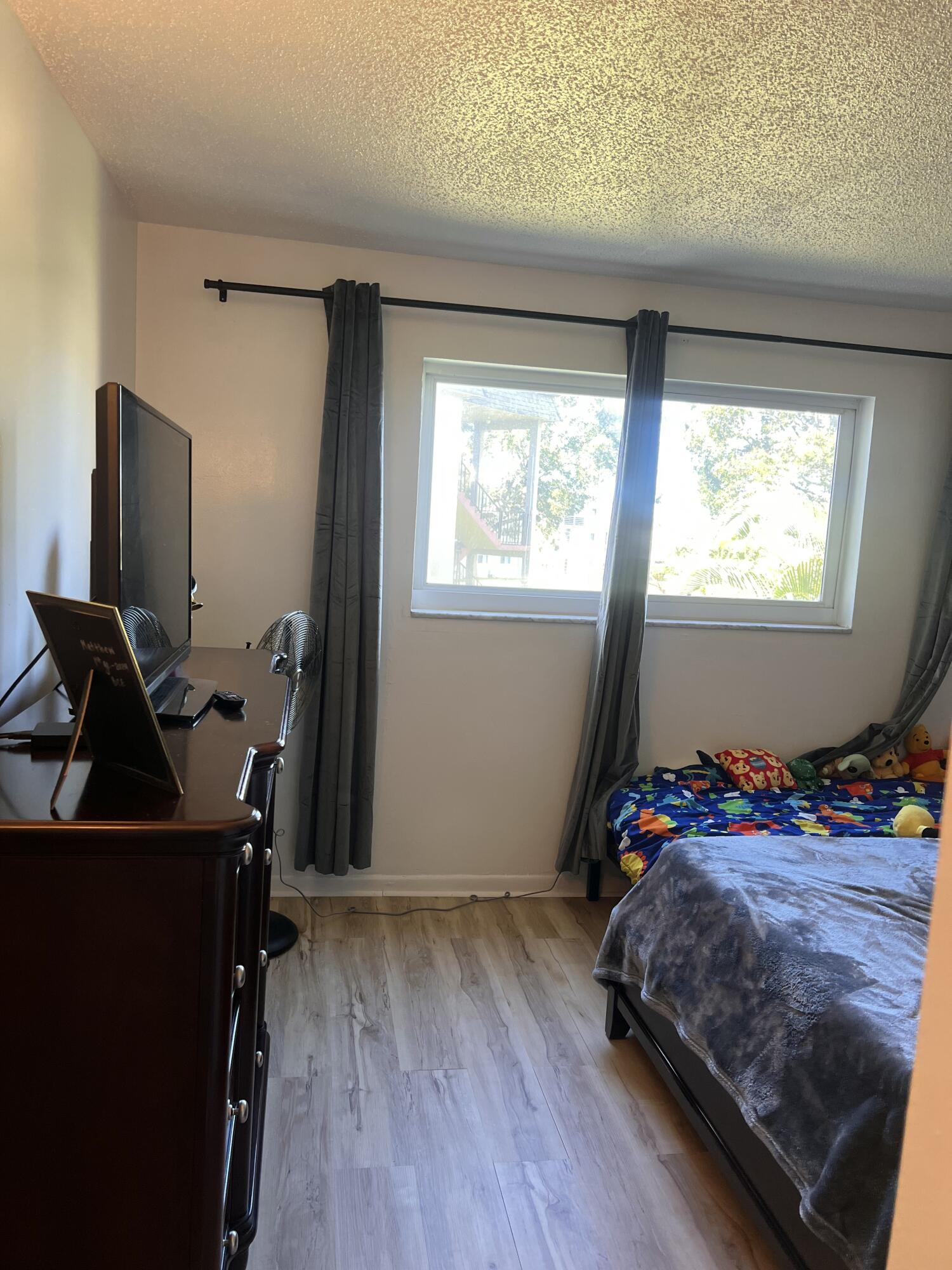 LAKESIDE VILLAGE CONDO 9 - Residential
