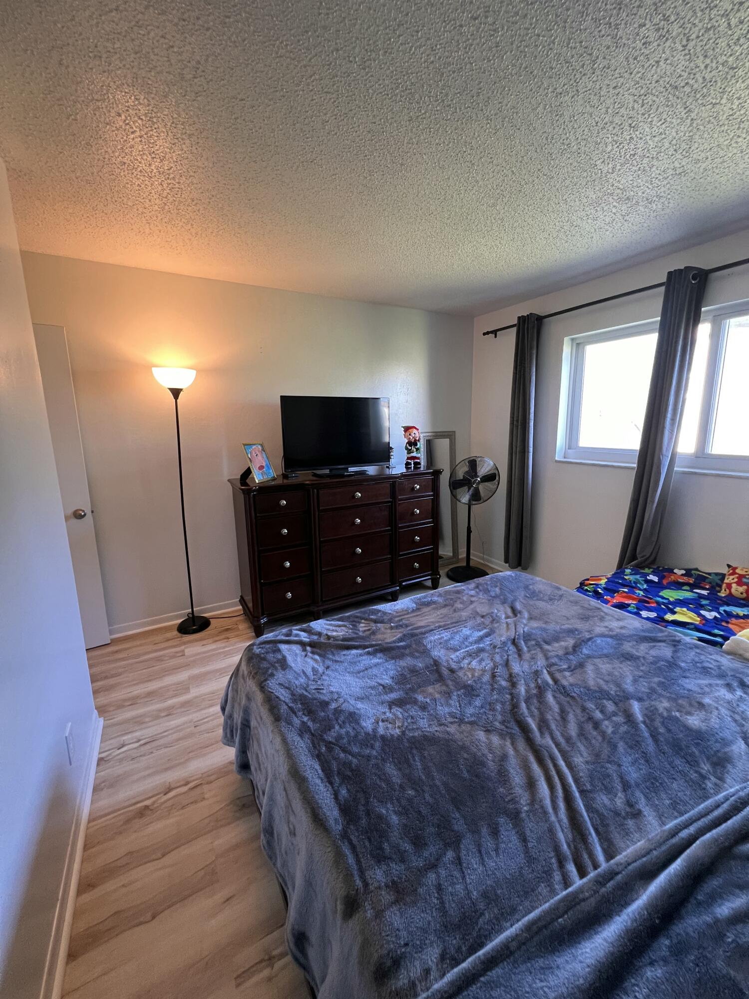 LAKESIDE VILLAGE CONDO 9 - Residential