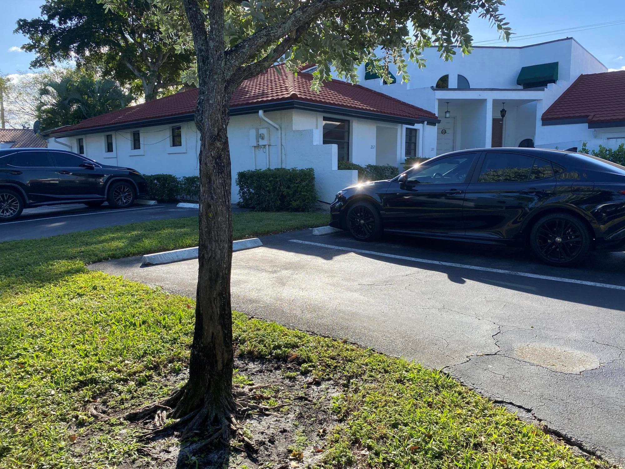 YORKVILLE - Residential Lease