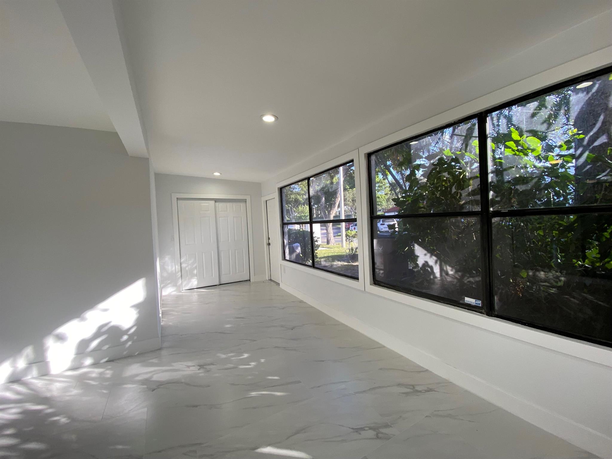 YORKVILLE - Residential Lease