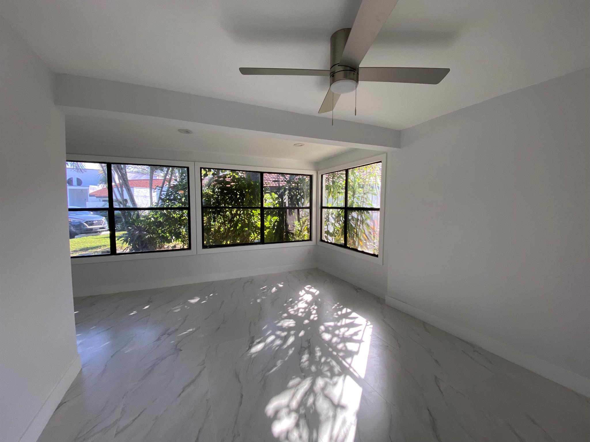 YORKVILLE - Residential Lease