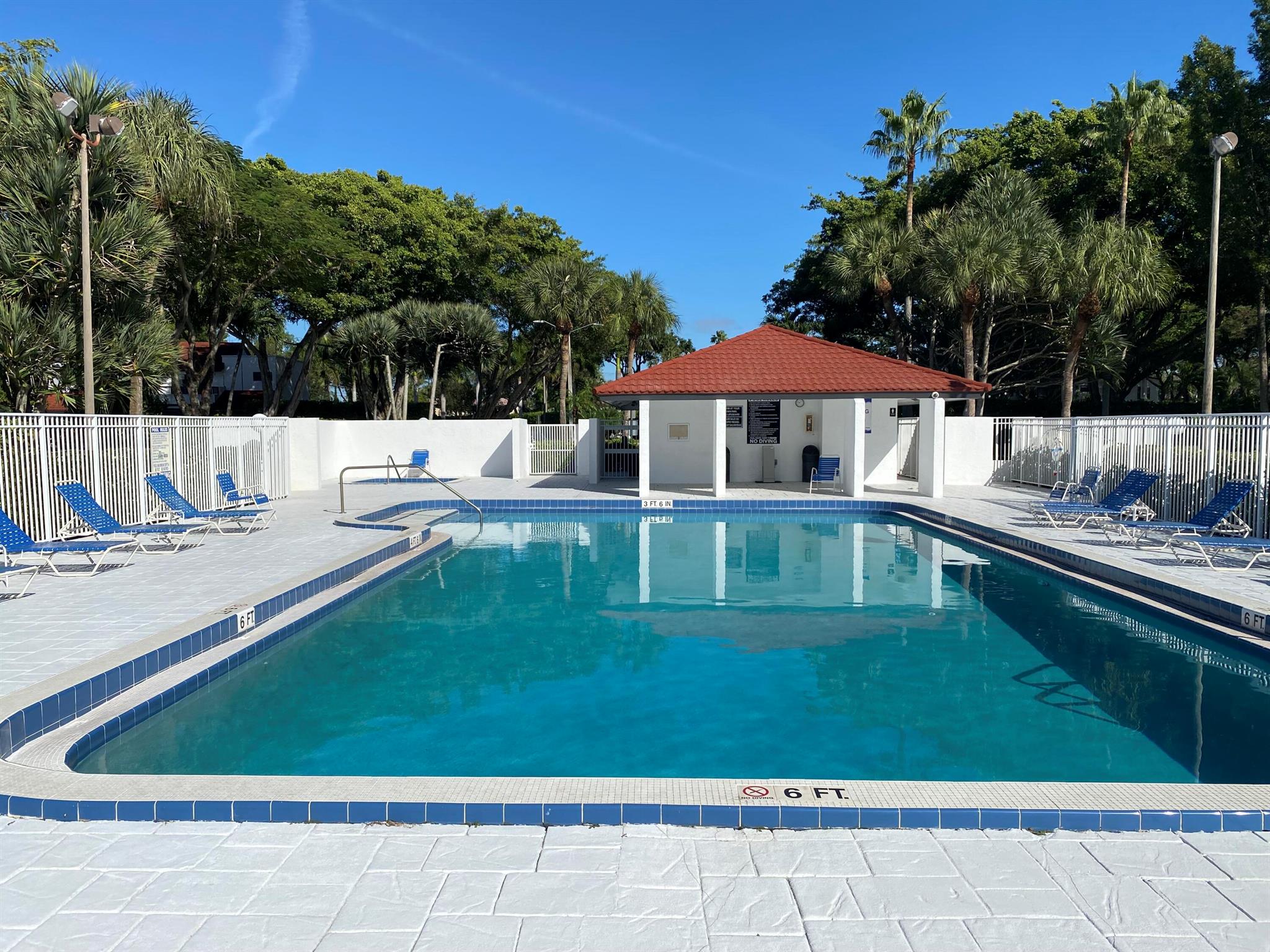 YORKVILLE - Residential Lease