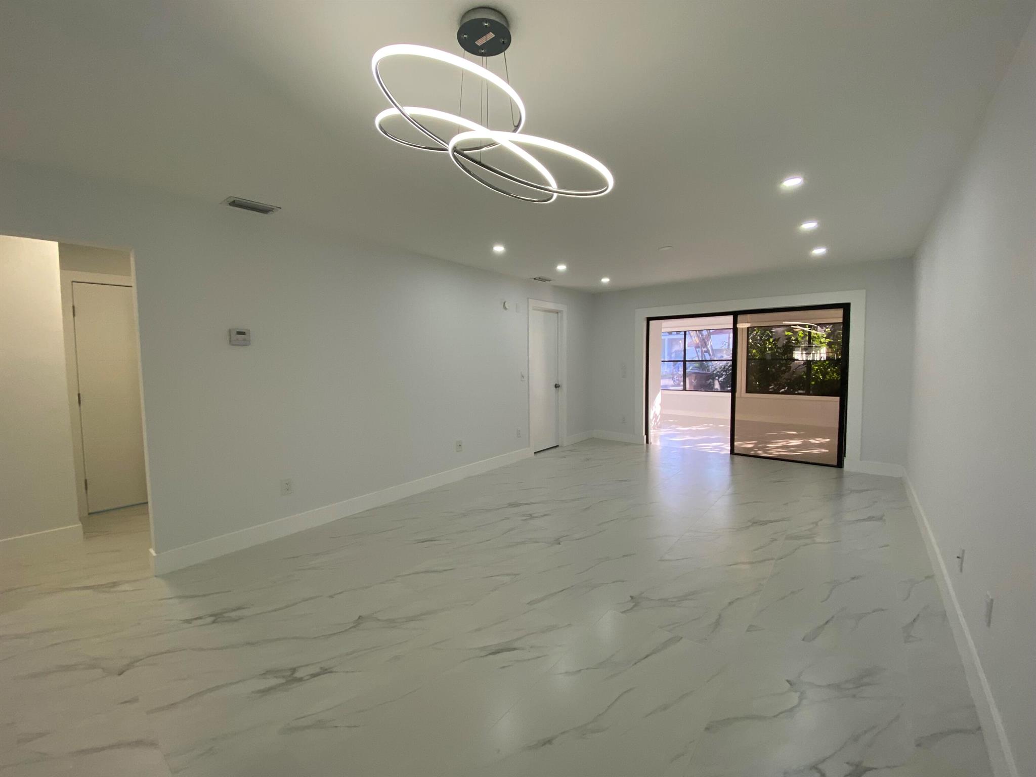 YORKVILLE - Residential Lease